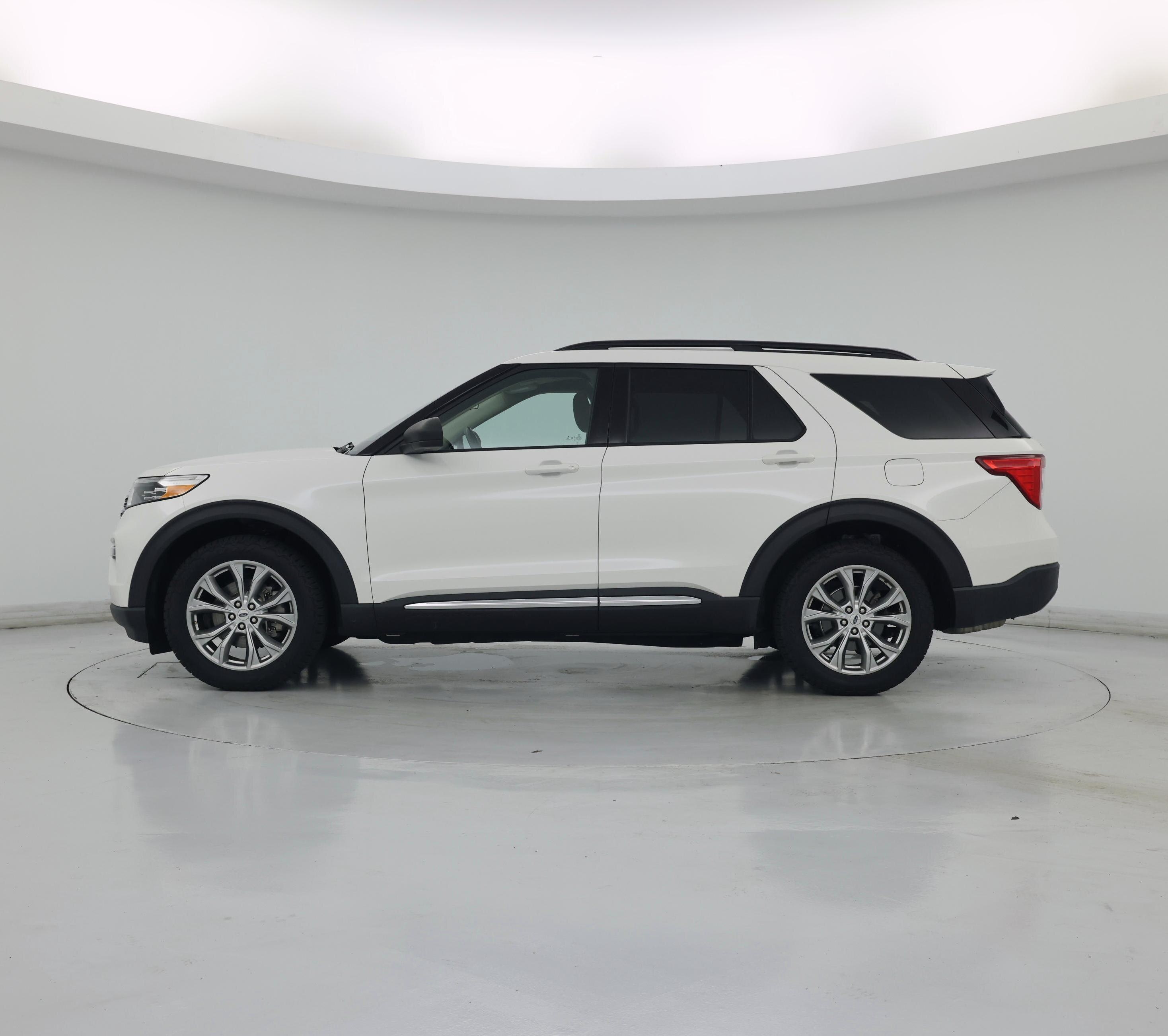 Thumbnail: 2021 Ford Explorer - 3