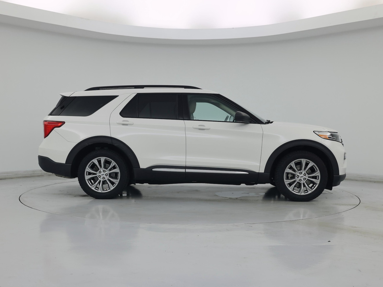 2021 Ford Explorer XLT - Photo 8