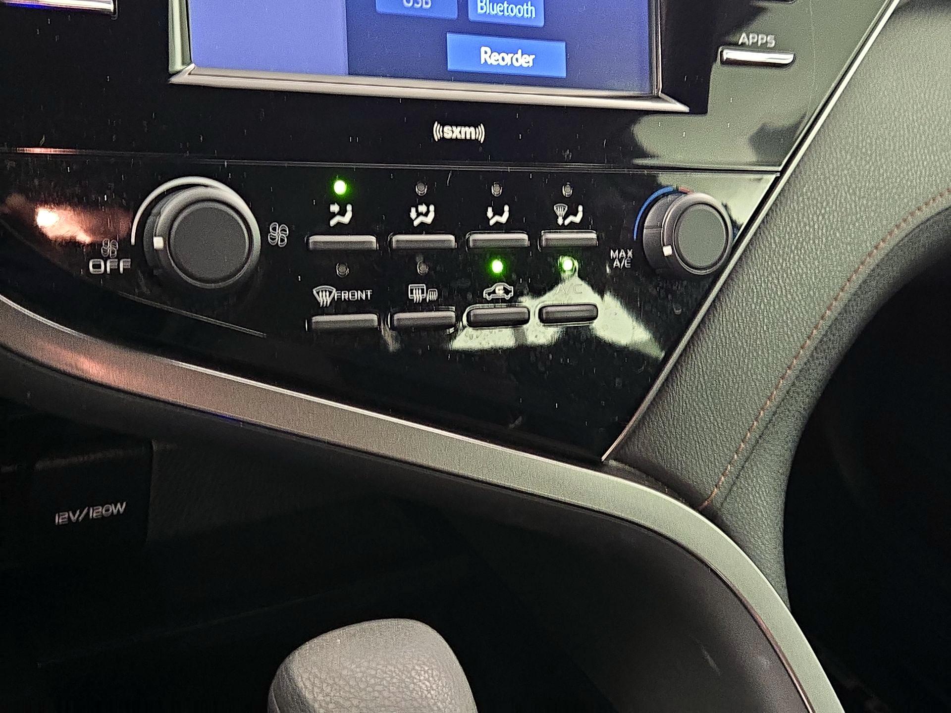 Thumbnail: 2020 Toyota Camry - 16