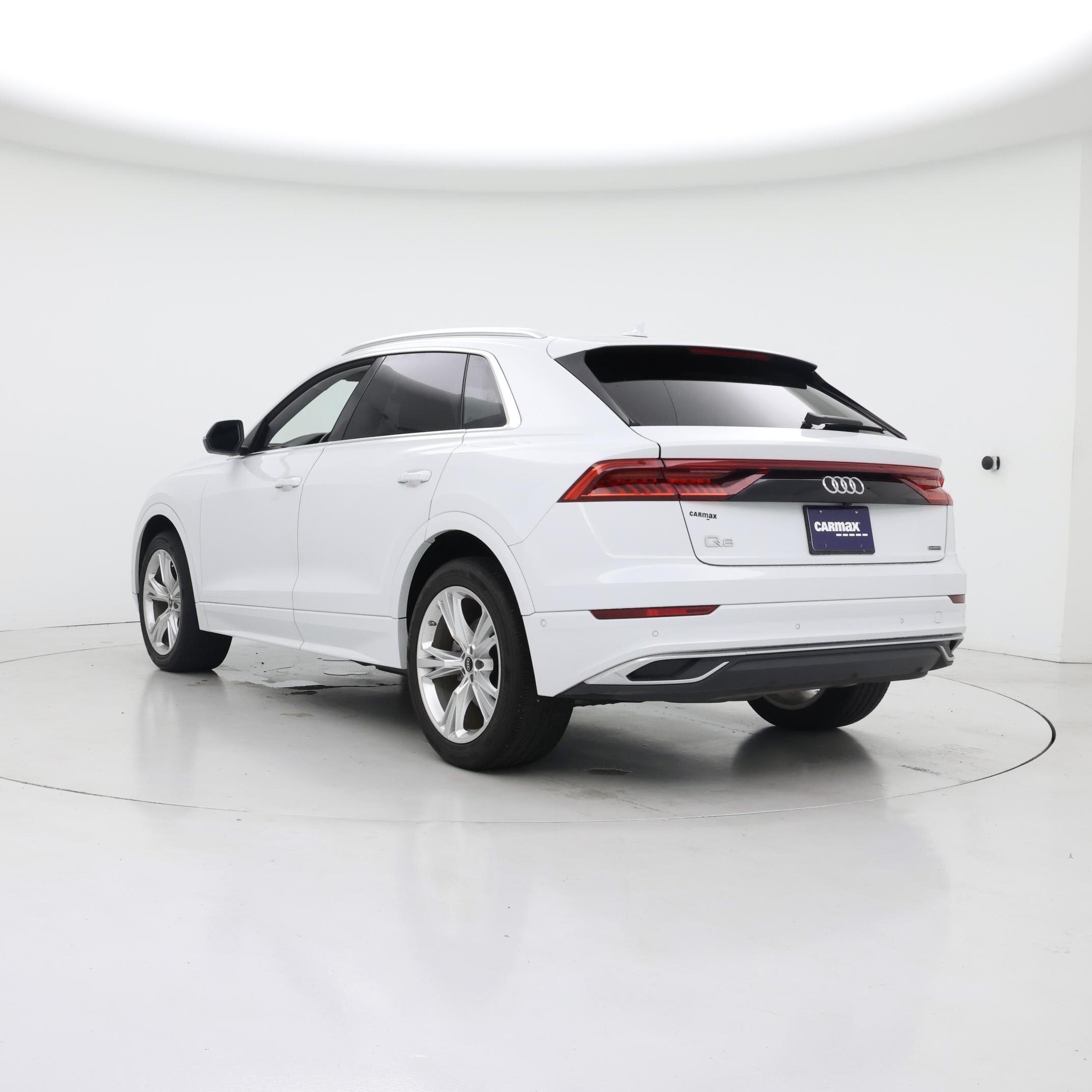 Thumbnail: 2023 Audi Q8 - 2