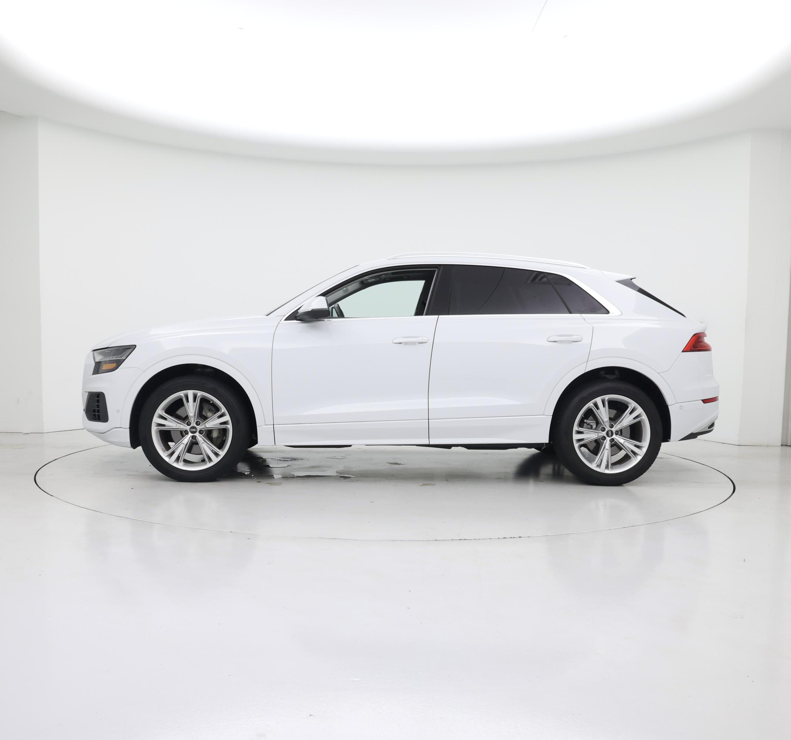 Thumbnail: 2023 Audi Q8 - 3