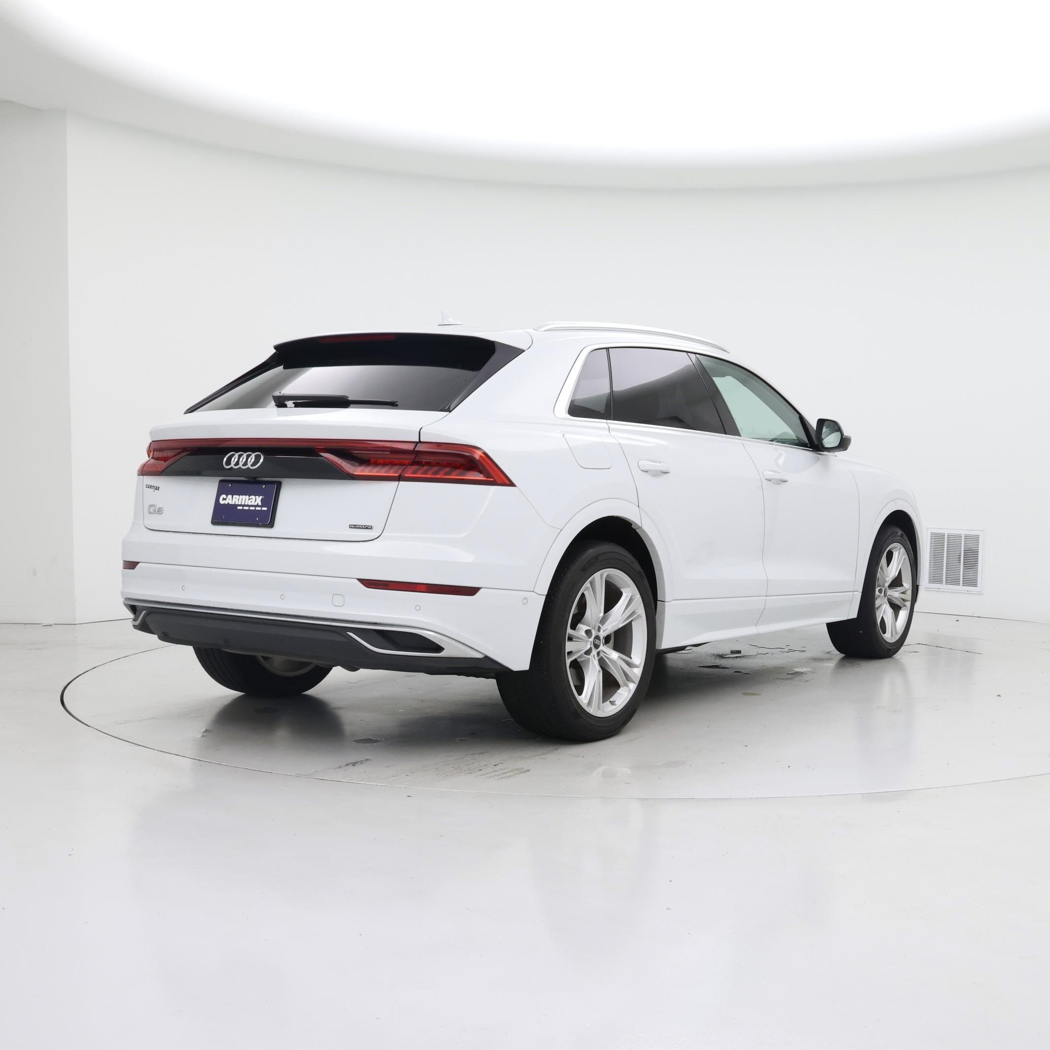 Thumbnail: 2023 Audi Q8 - 8