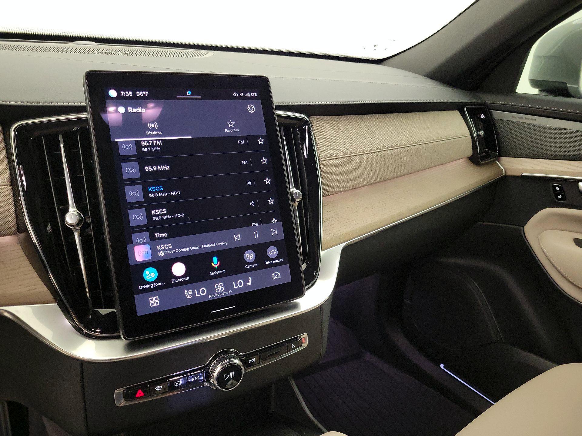 Thumbnail: 2025 Volvo XC90 - 15