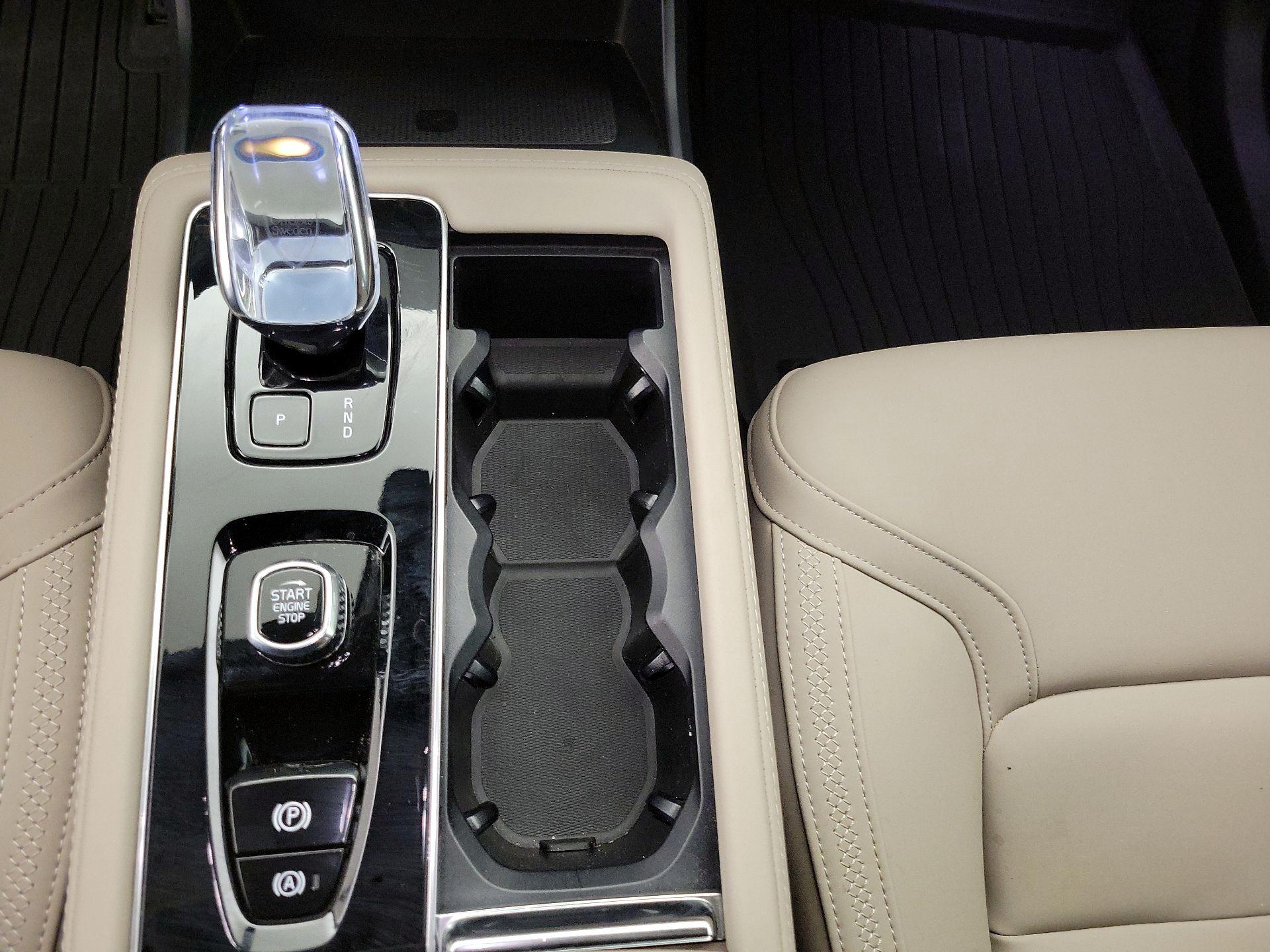 Thumbnail: 2025 Volvo XC90 - 17