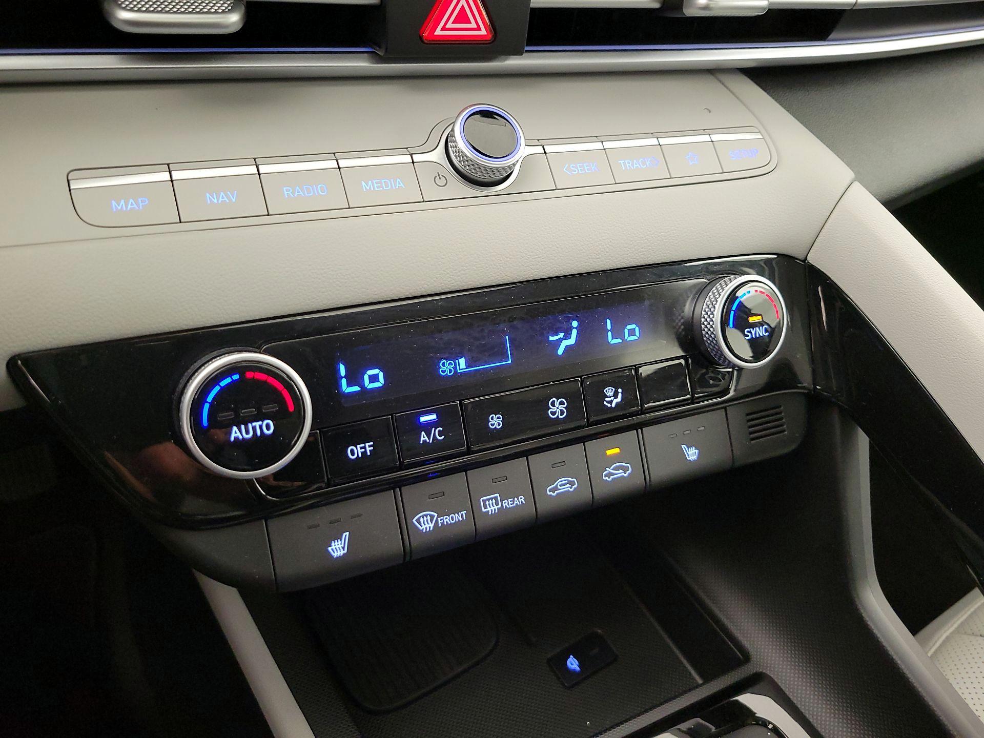 Thumbnail: 2025 Hyundai Elantra - 17