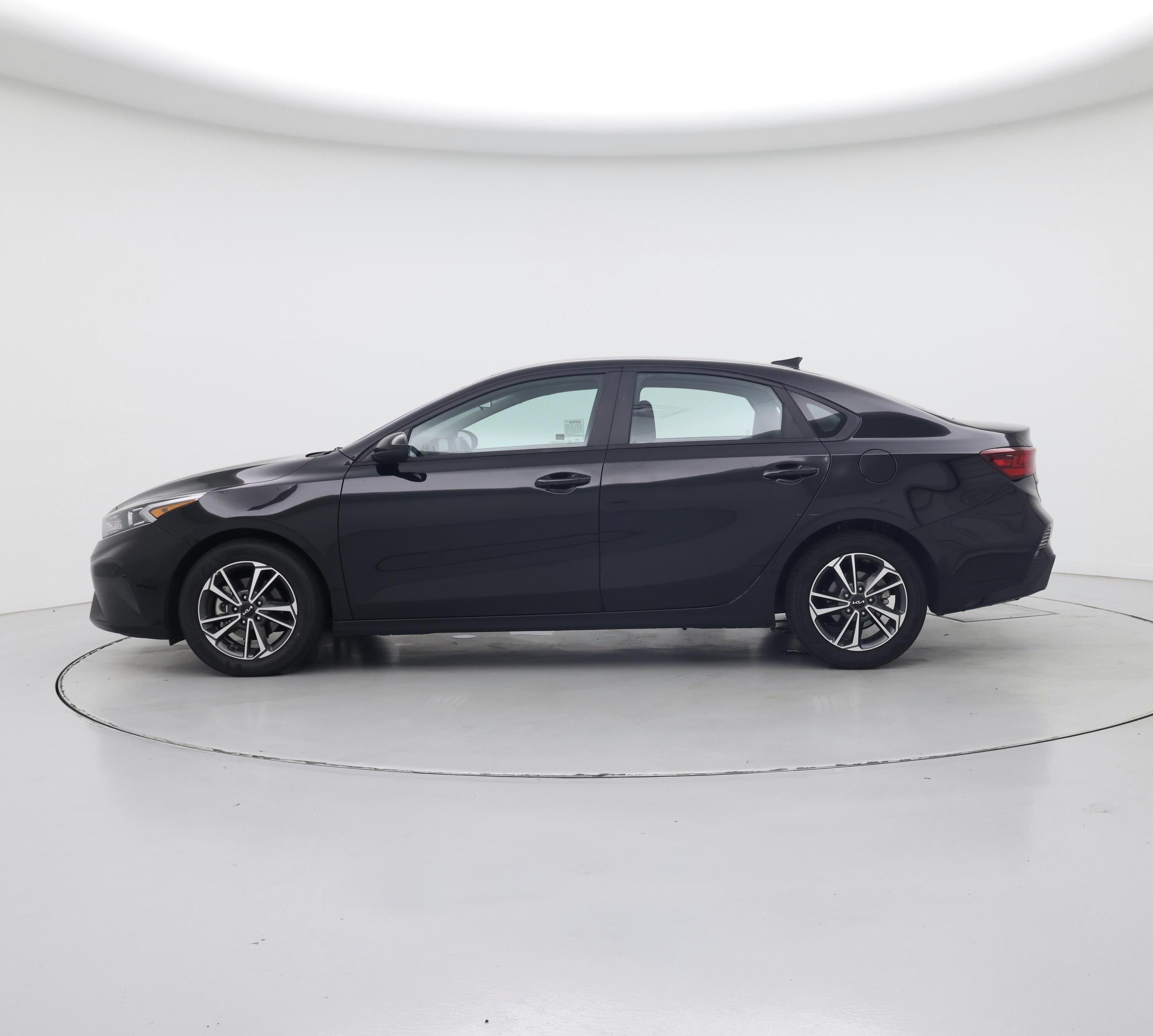 Thumbnail: 2023 Kia Forte - 3