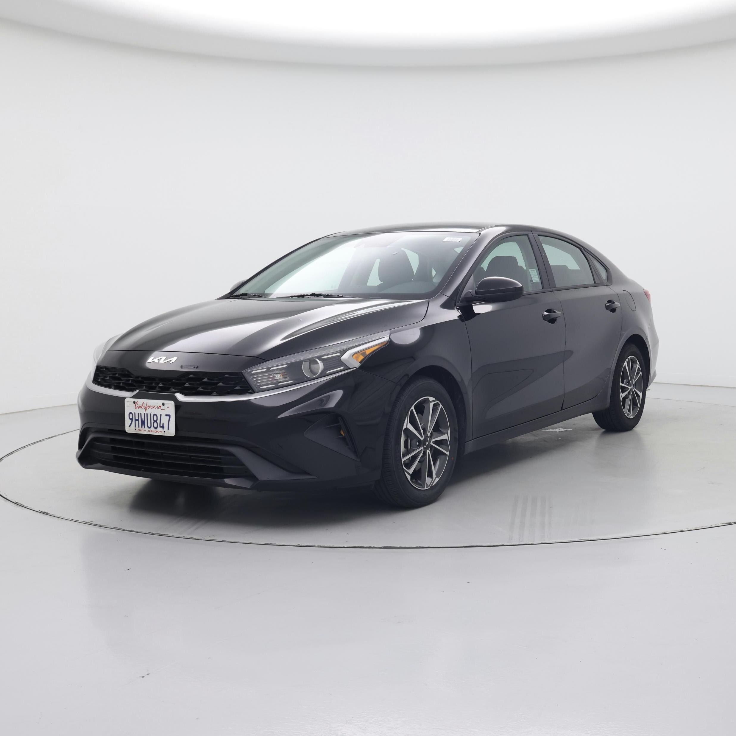 Thumbnail: 2023 Kia Forte - 4