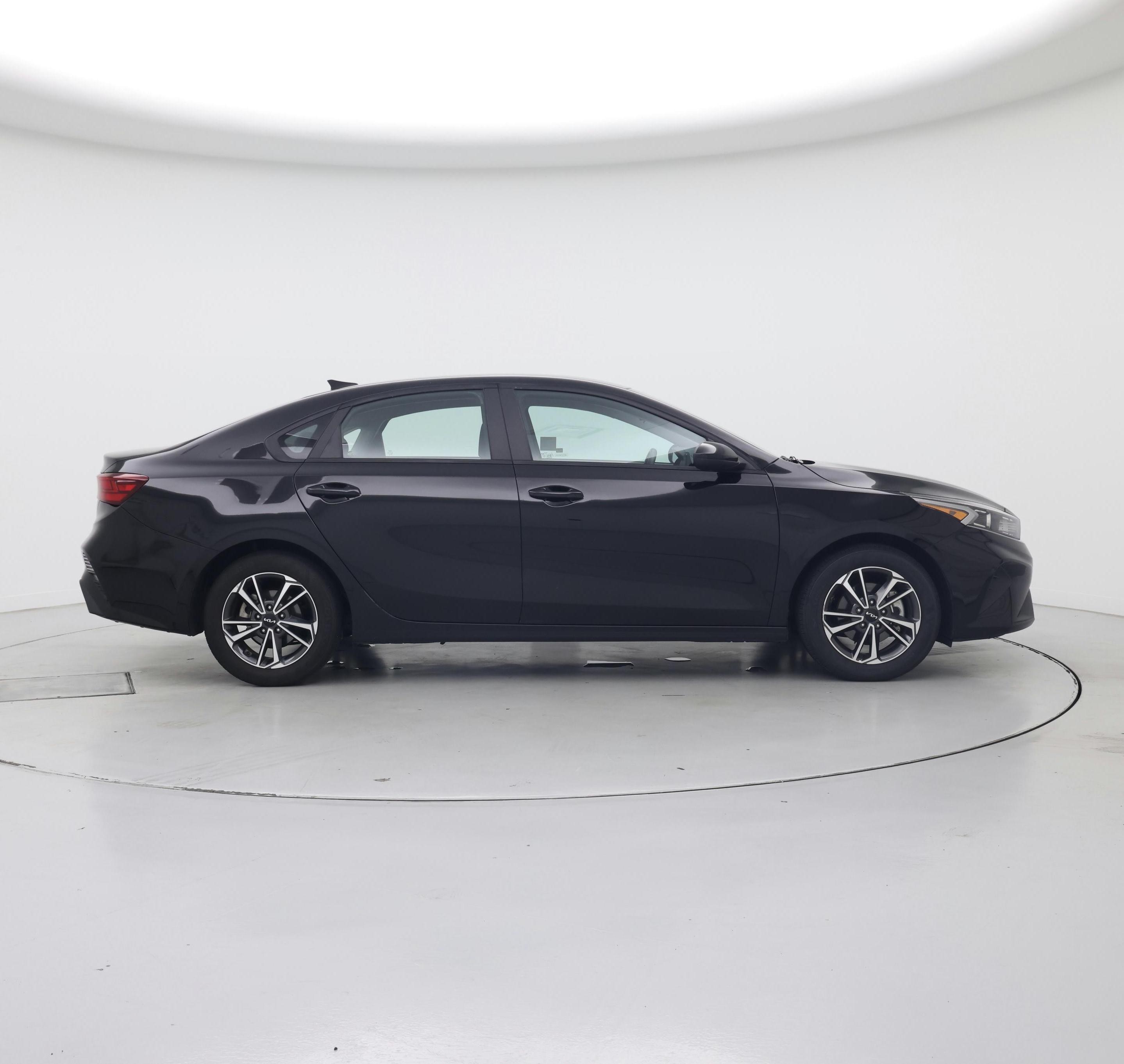 Thumbnail: 2023 Kia Forte - 7