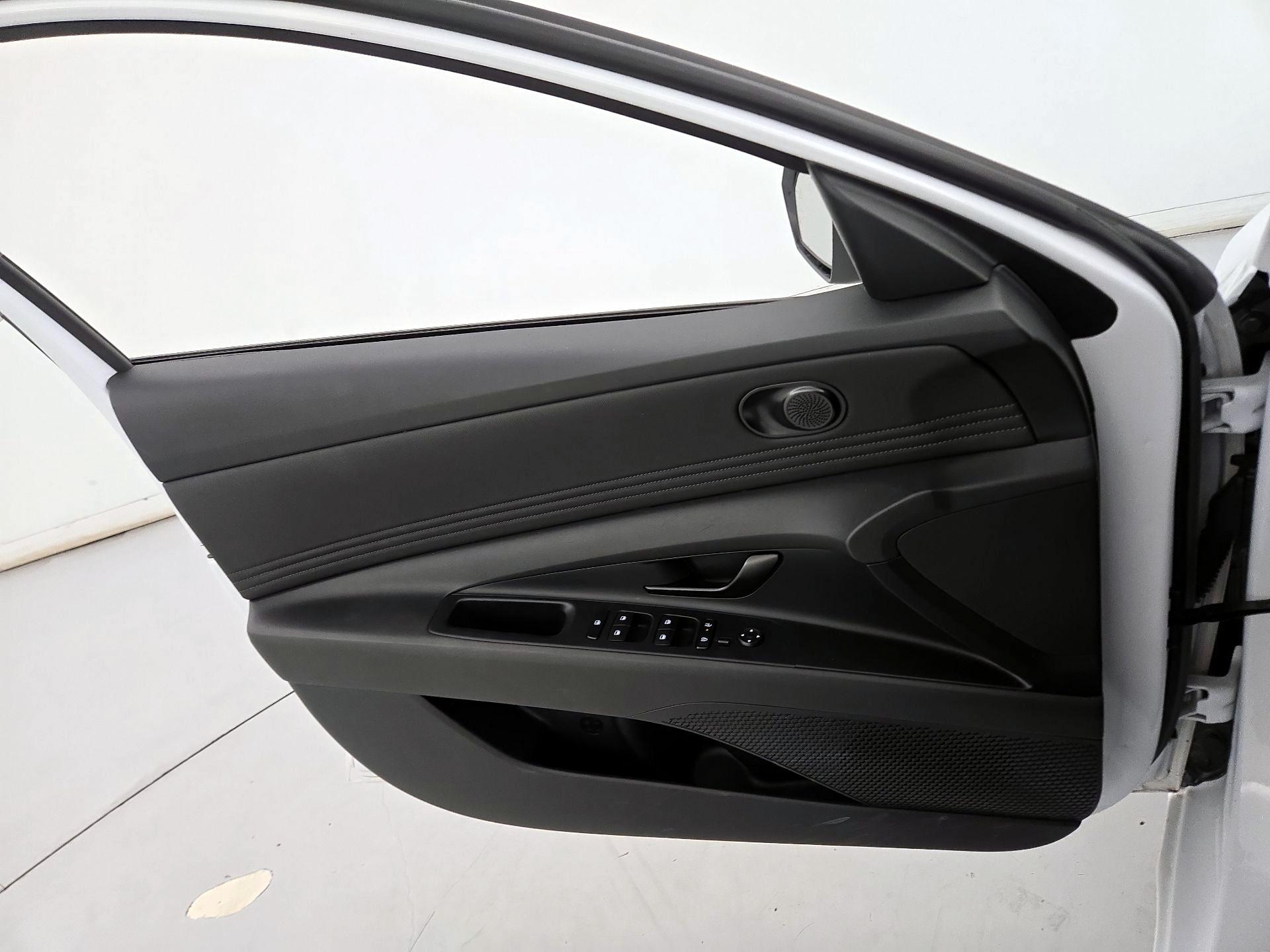 Thumbnail: 2025 Hyundai Elantra - 12