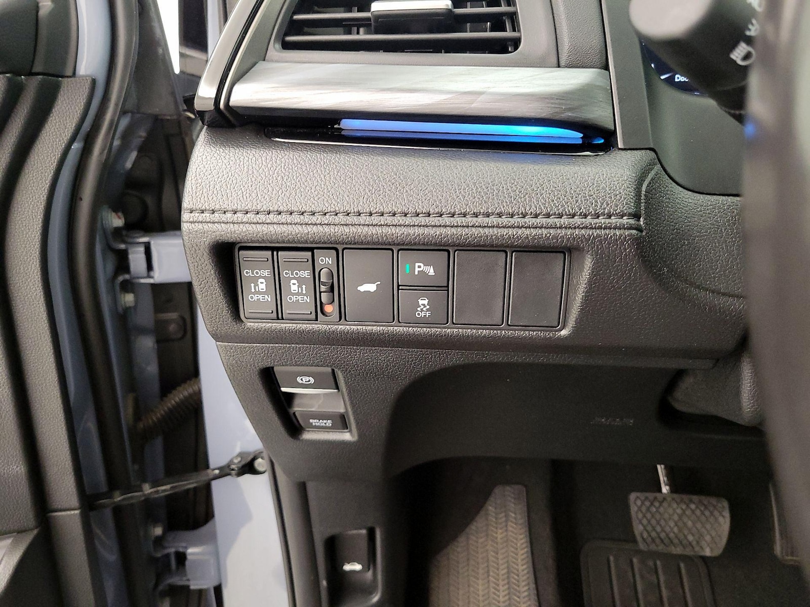 2025 Honda Odyssey Elite - Photo 14