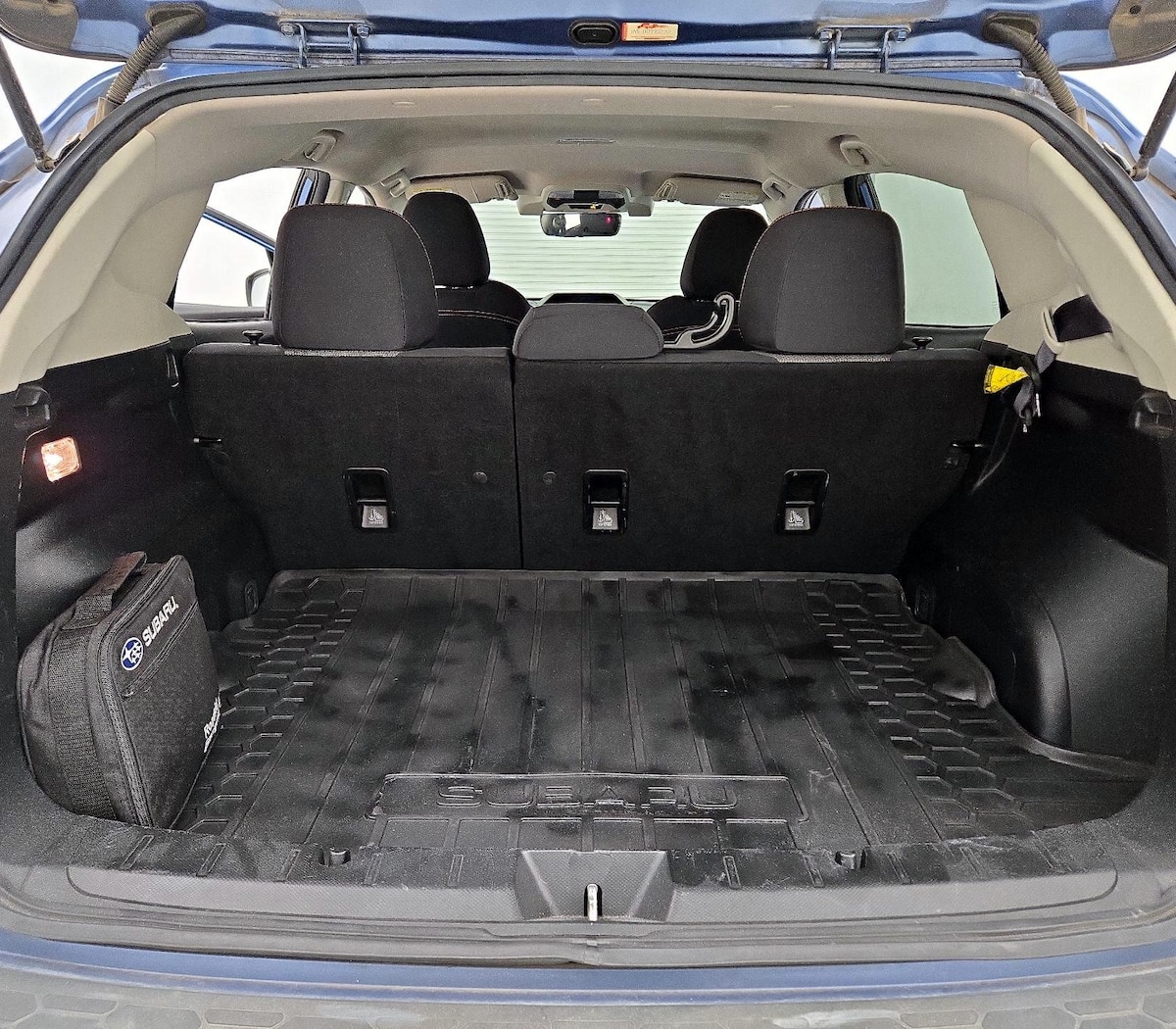 Trunk/Cargo (Seats Up)