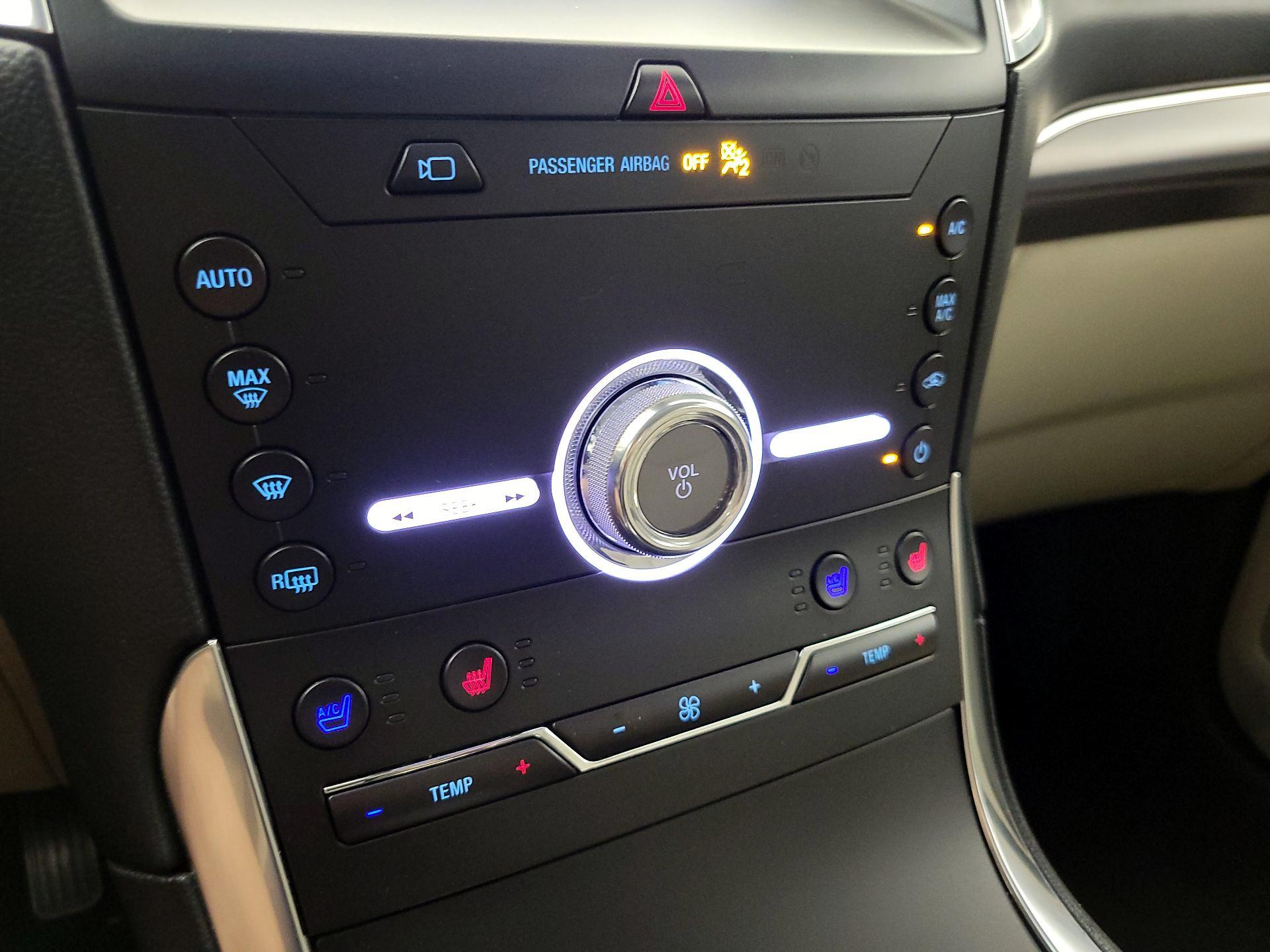 Thumbnail: 2020 Ford Edge - 17