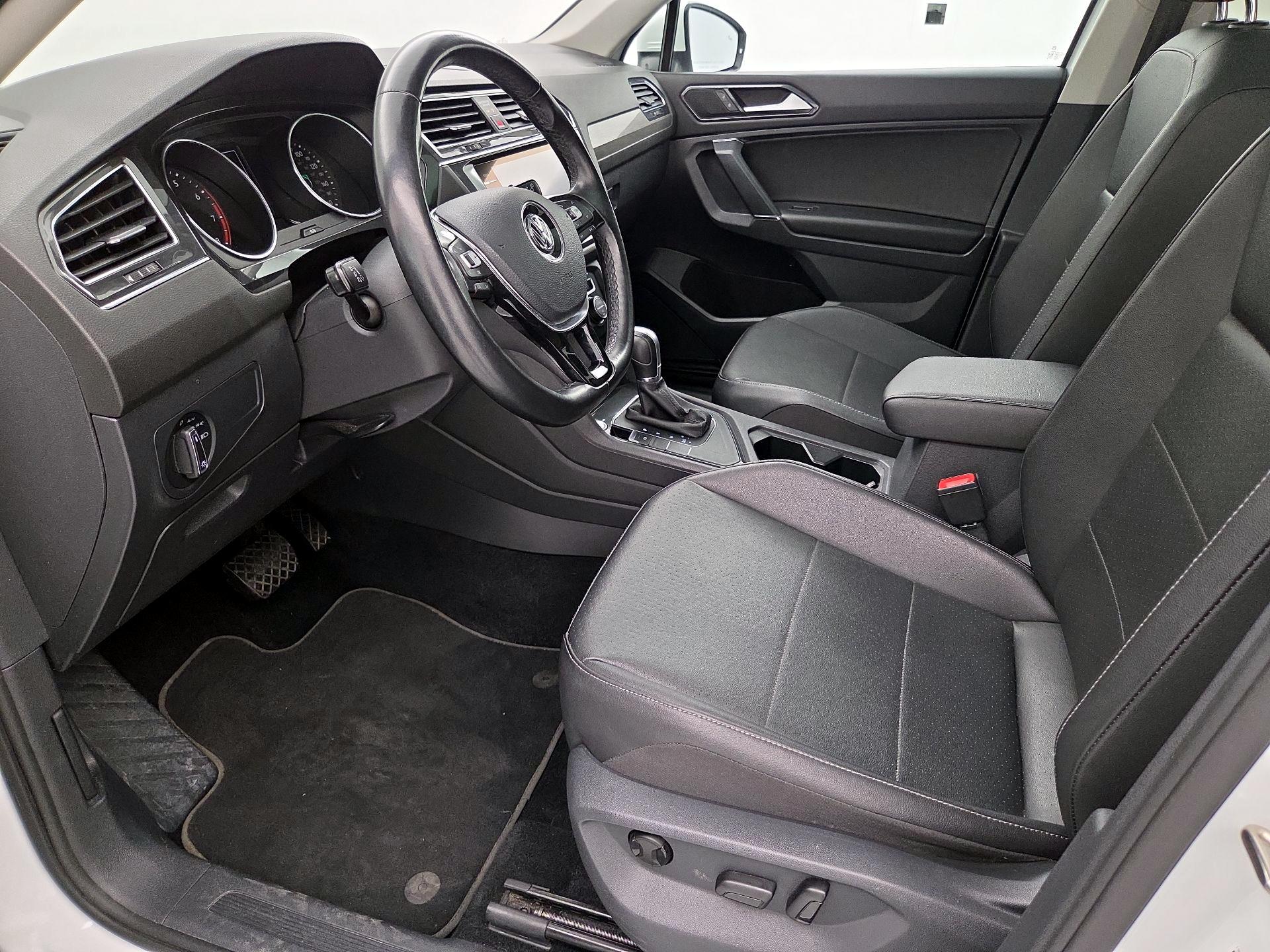 Thumbnail: 2018 Volkswagen Tiguan - 11