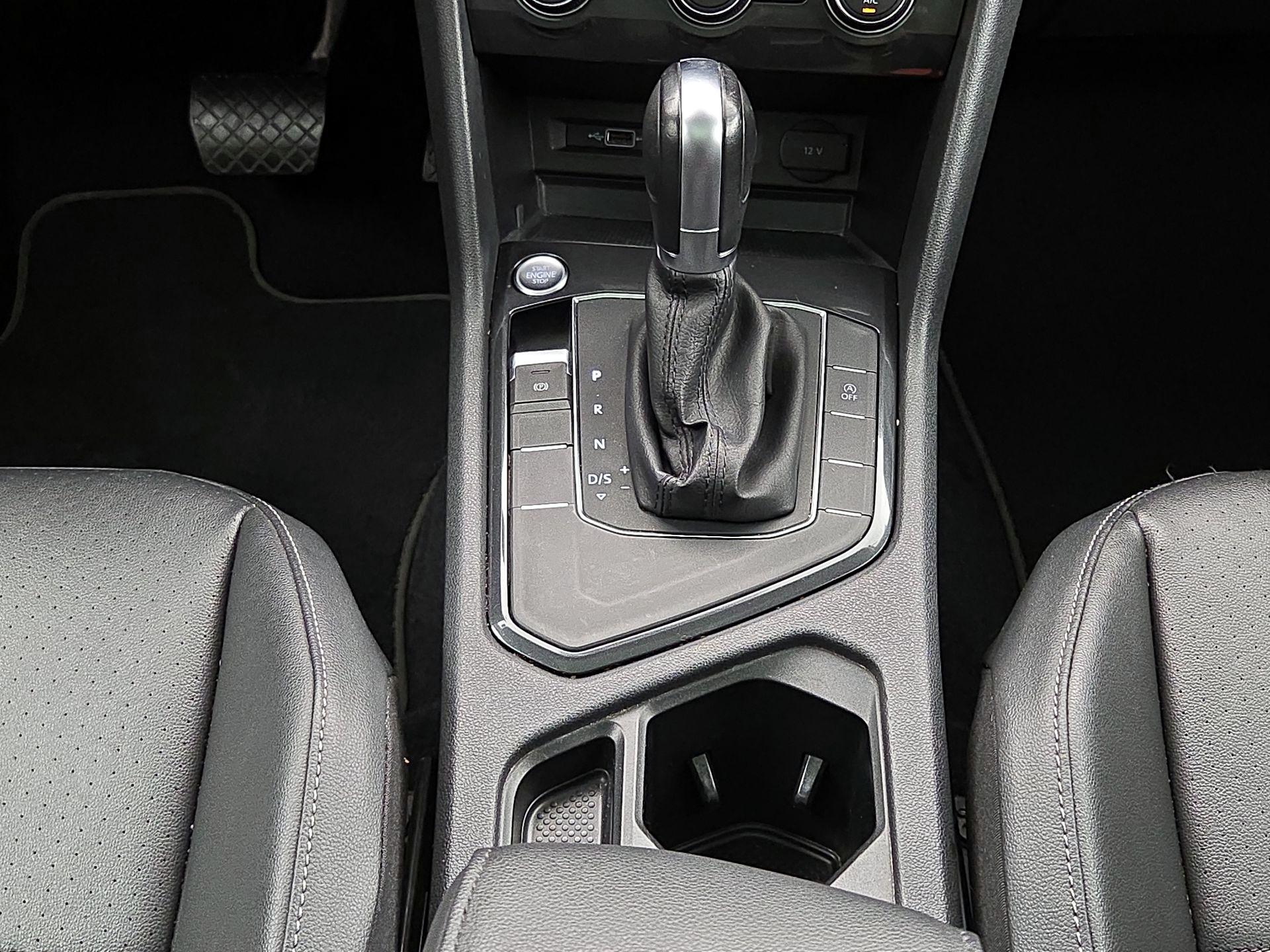 Thumbnail: 2018 Volkswagen Tiguan - 17