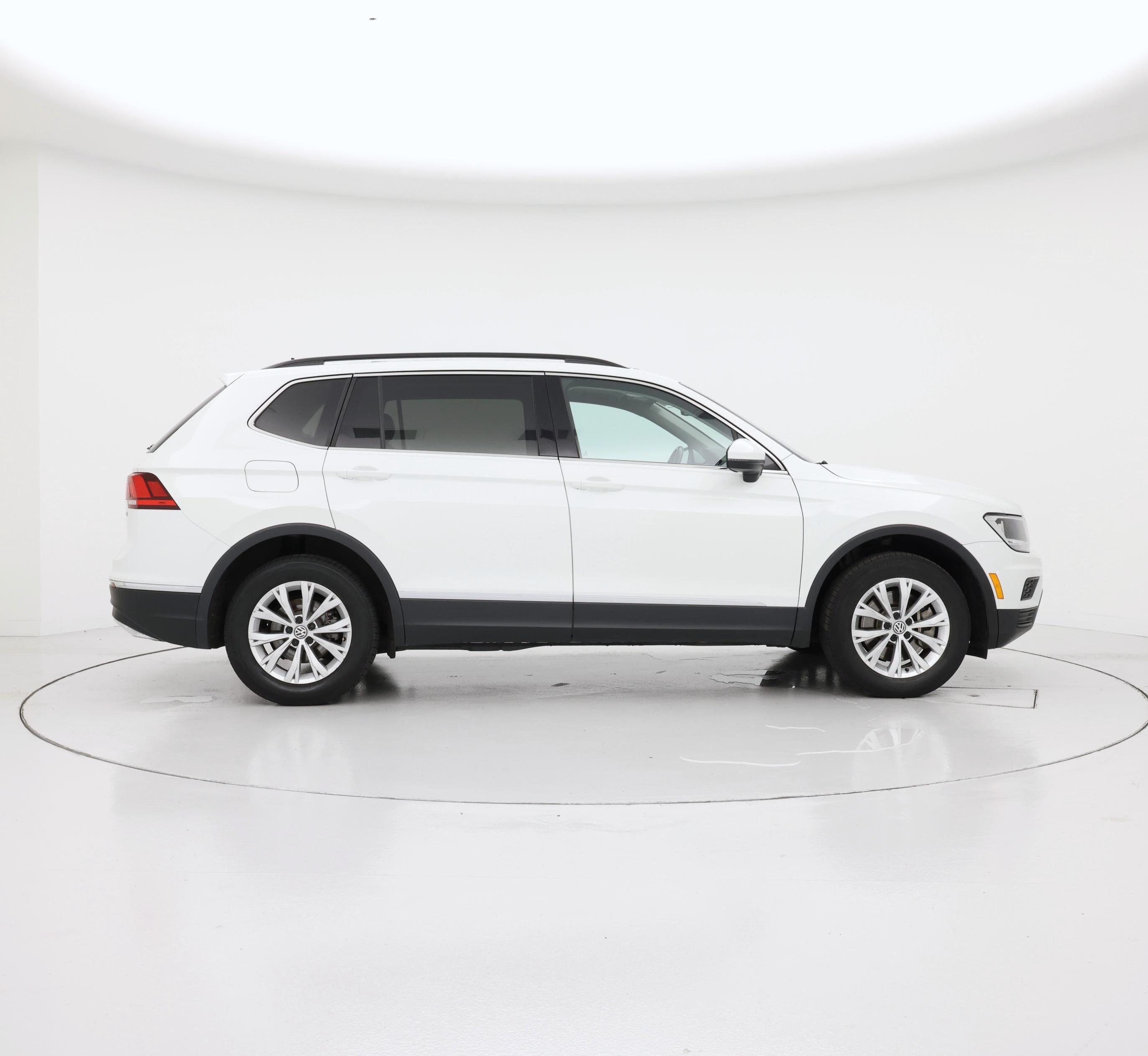 Thumbnail: 2018 Volkswagen Tiguan - 7