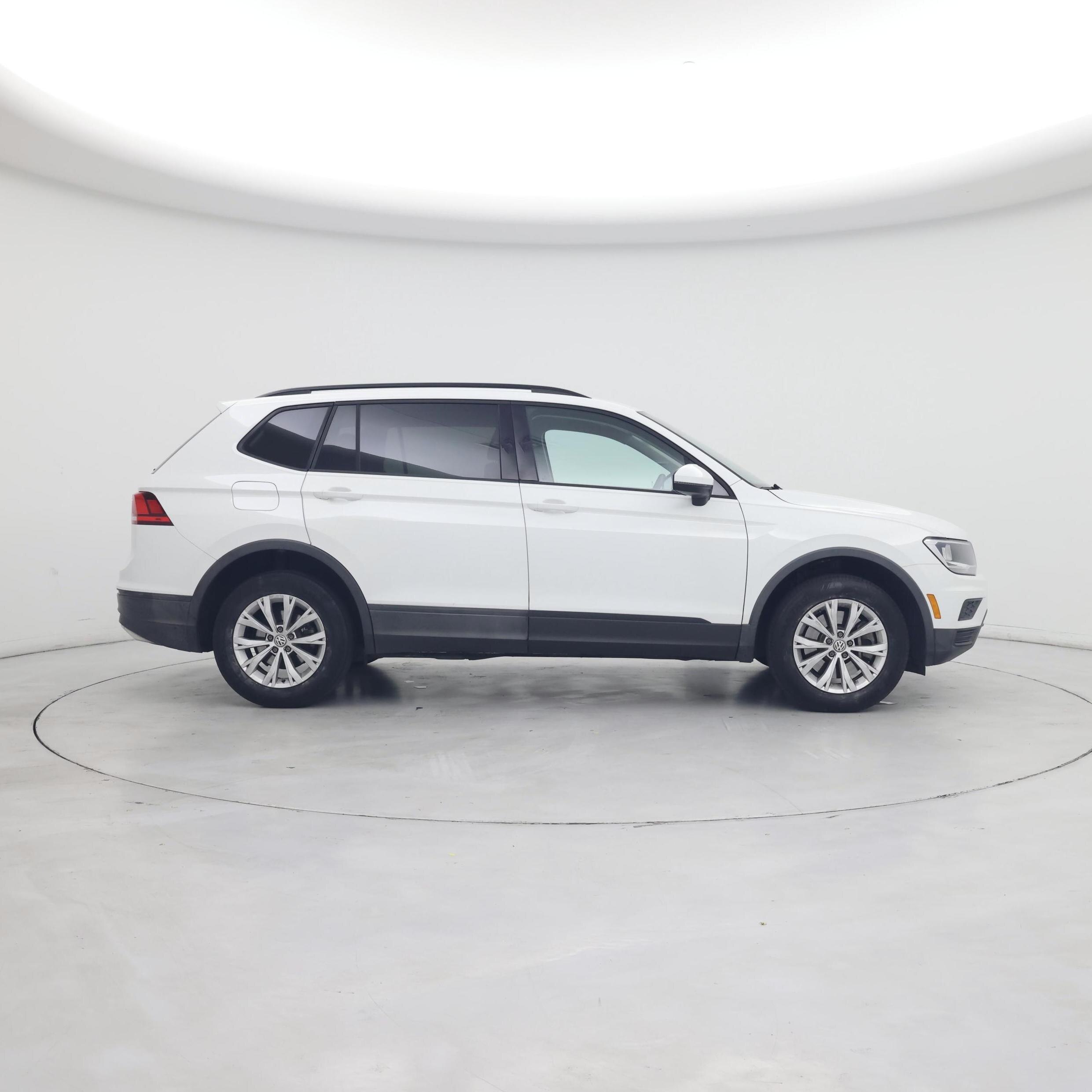 Thumbnail: 2020 Volkswagen Tiguan - 7