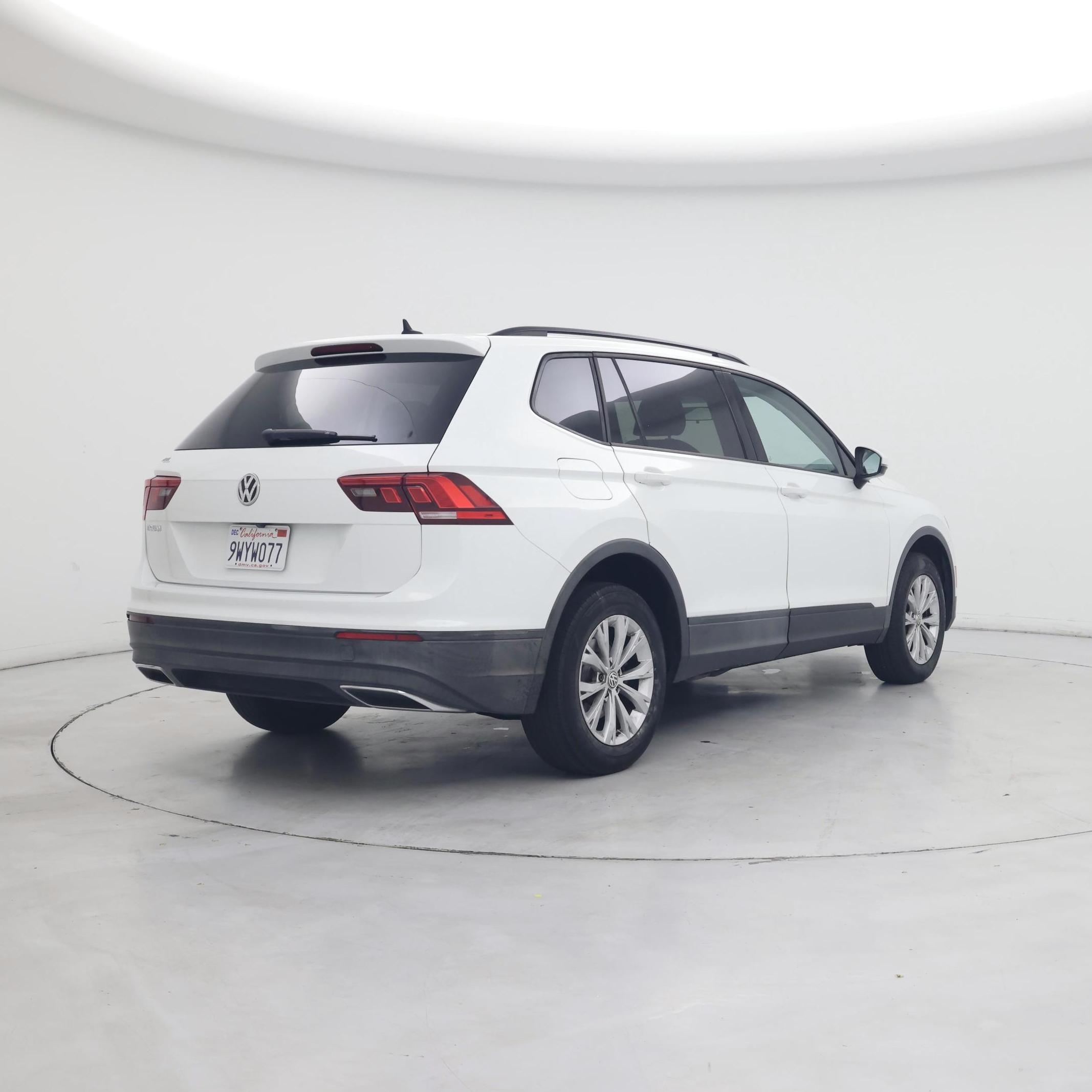 Thumbnail: 2020 Volkswagen Tiguan - 8