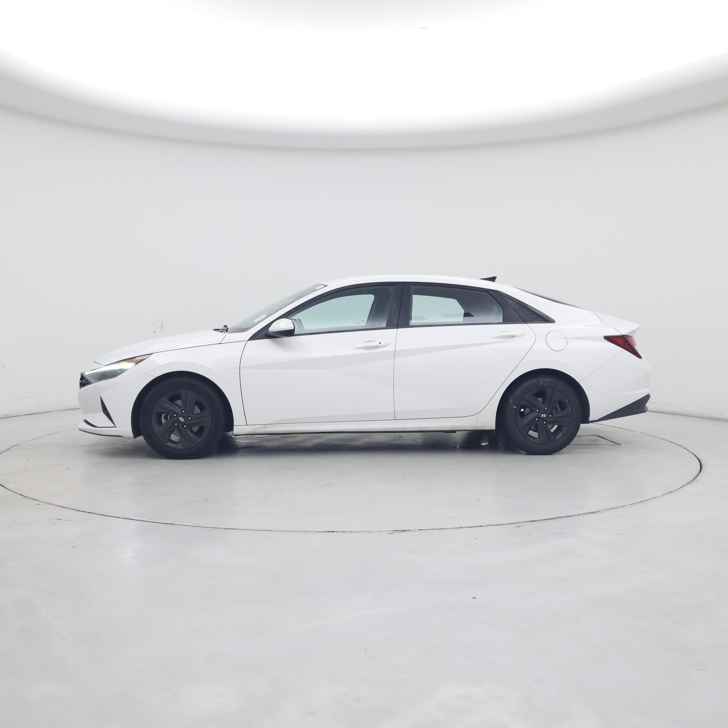 Thumbnail: 2021 Hyundai Elantra - 3