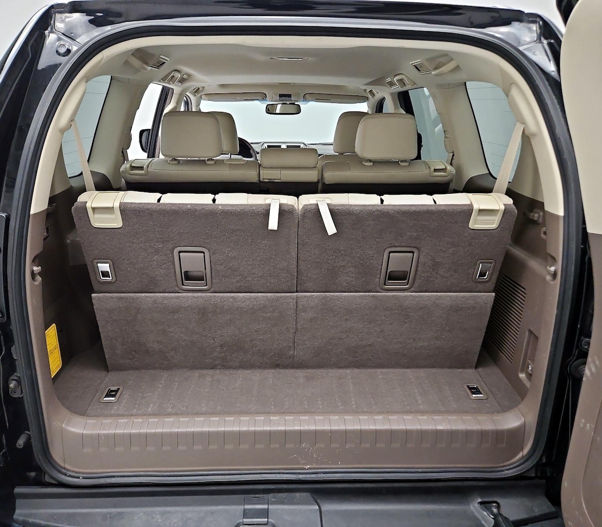 Trunk/Cargo (Seats Up)