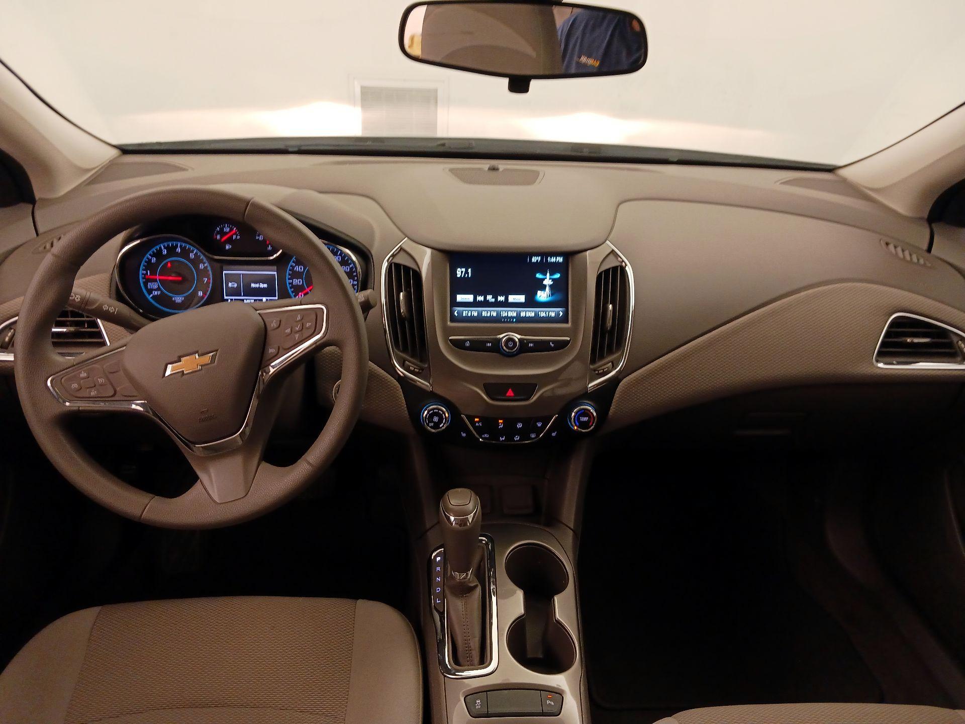 Thumbnail: 2018 Chevrolet Cruze - 9