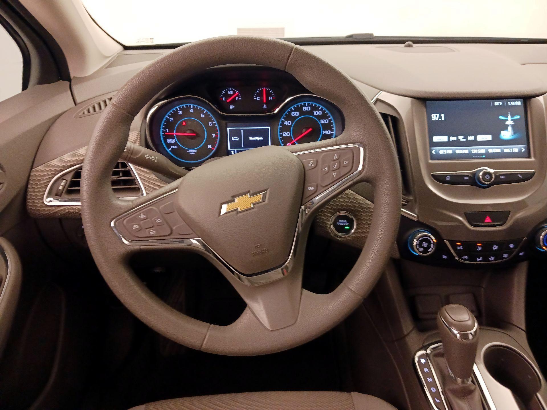 Thumbnail: 2018 Chevrolet Cruze - 10