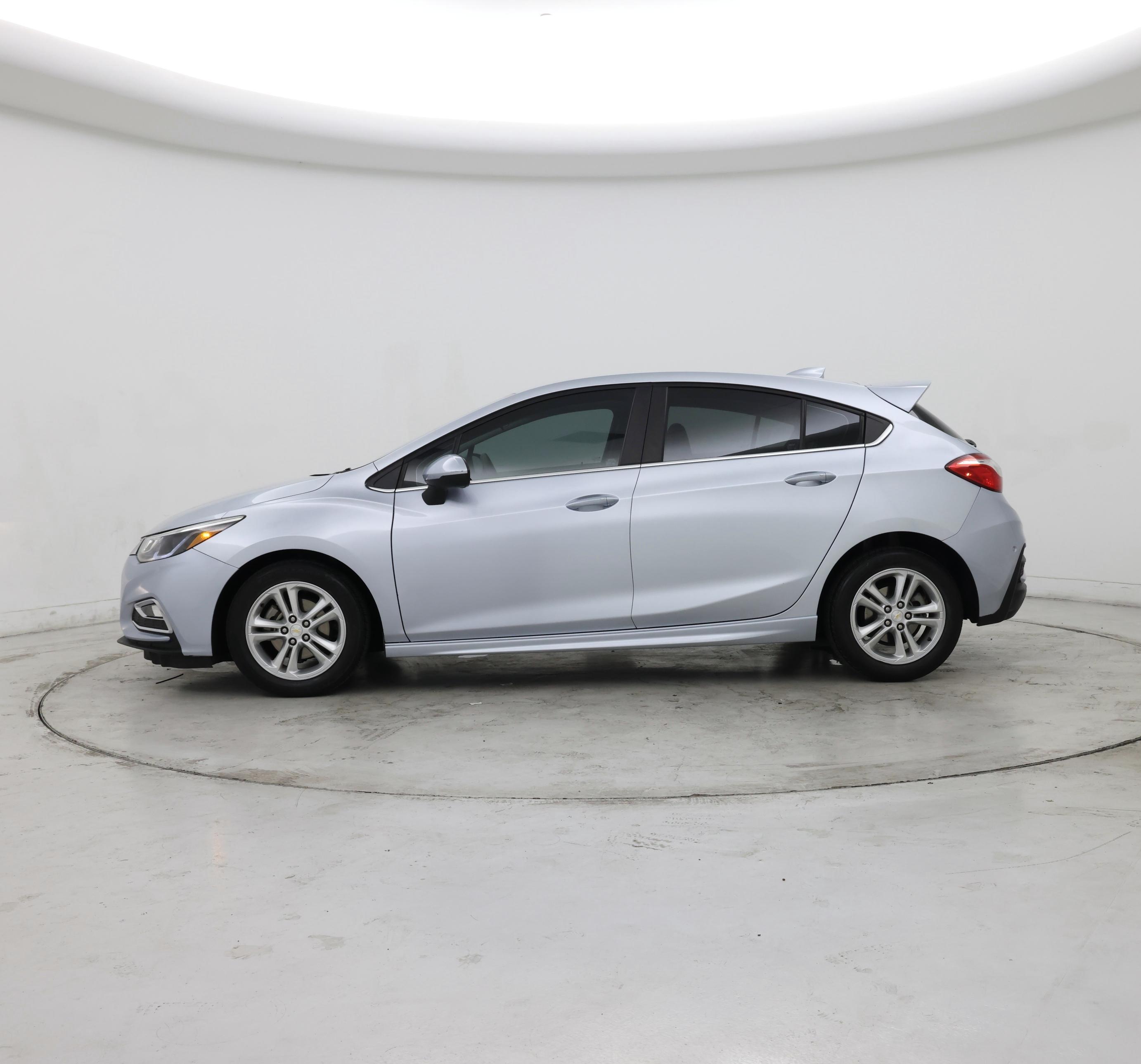 Thumbnail: 2018 Chevrolet Cruze - 3