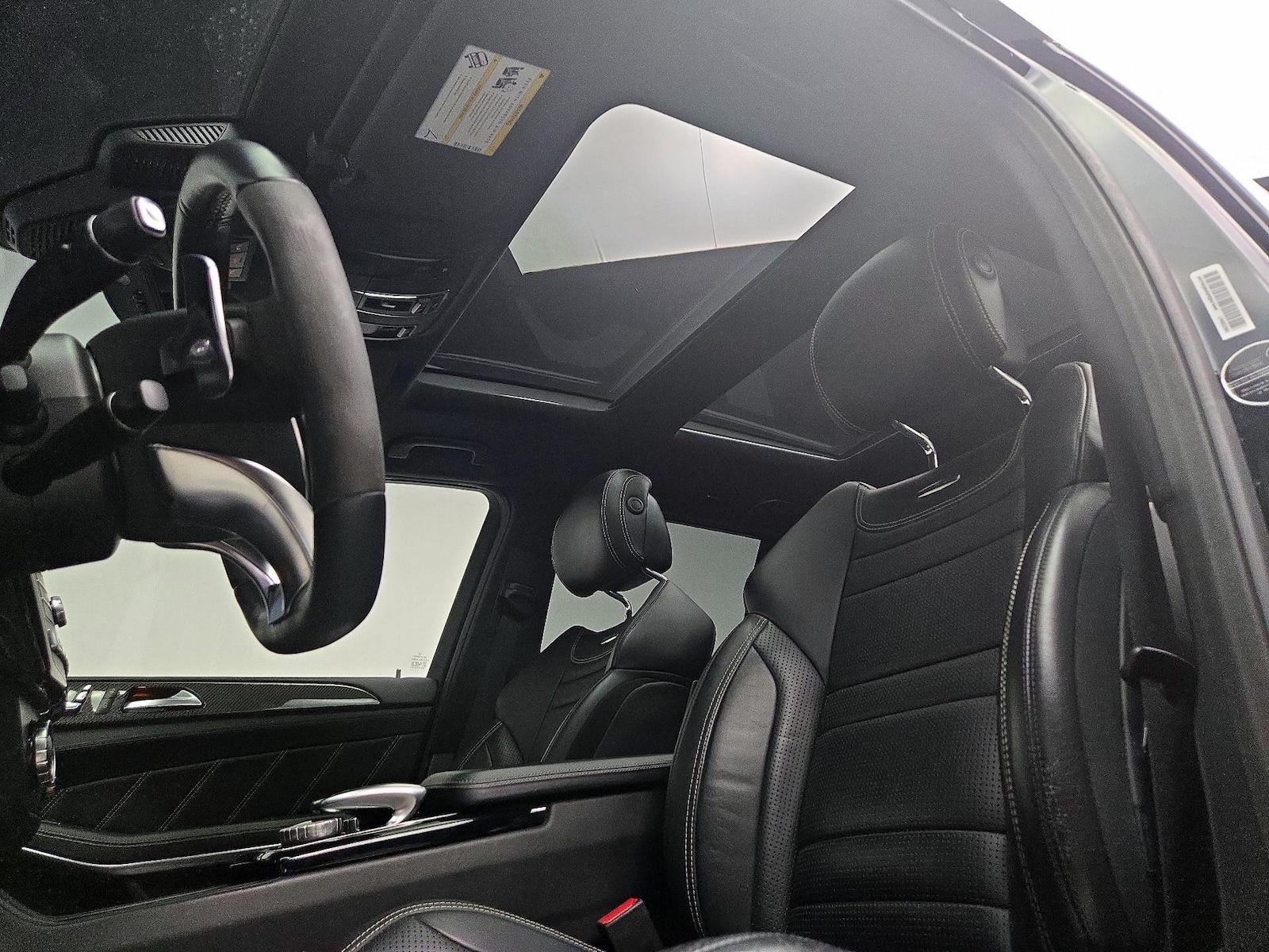Panoramic Sunroof & Skylight(s)