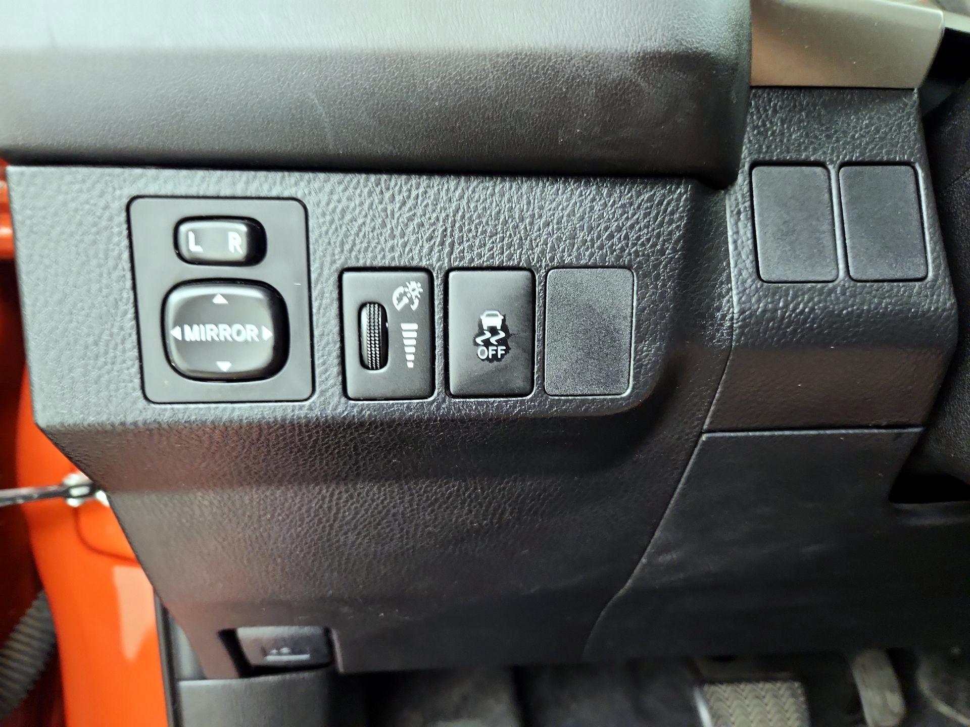 Thumbnail: 2015 Toyota RAV4 - 13