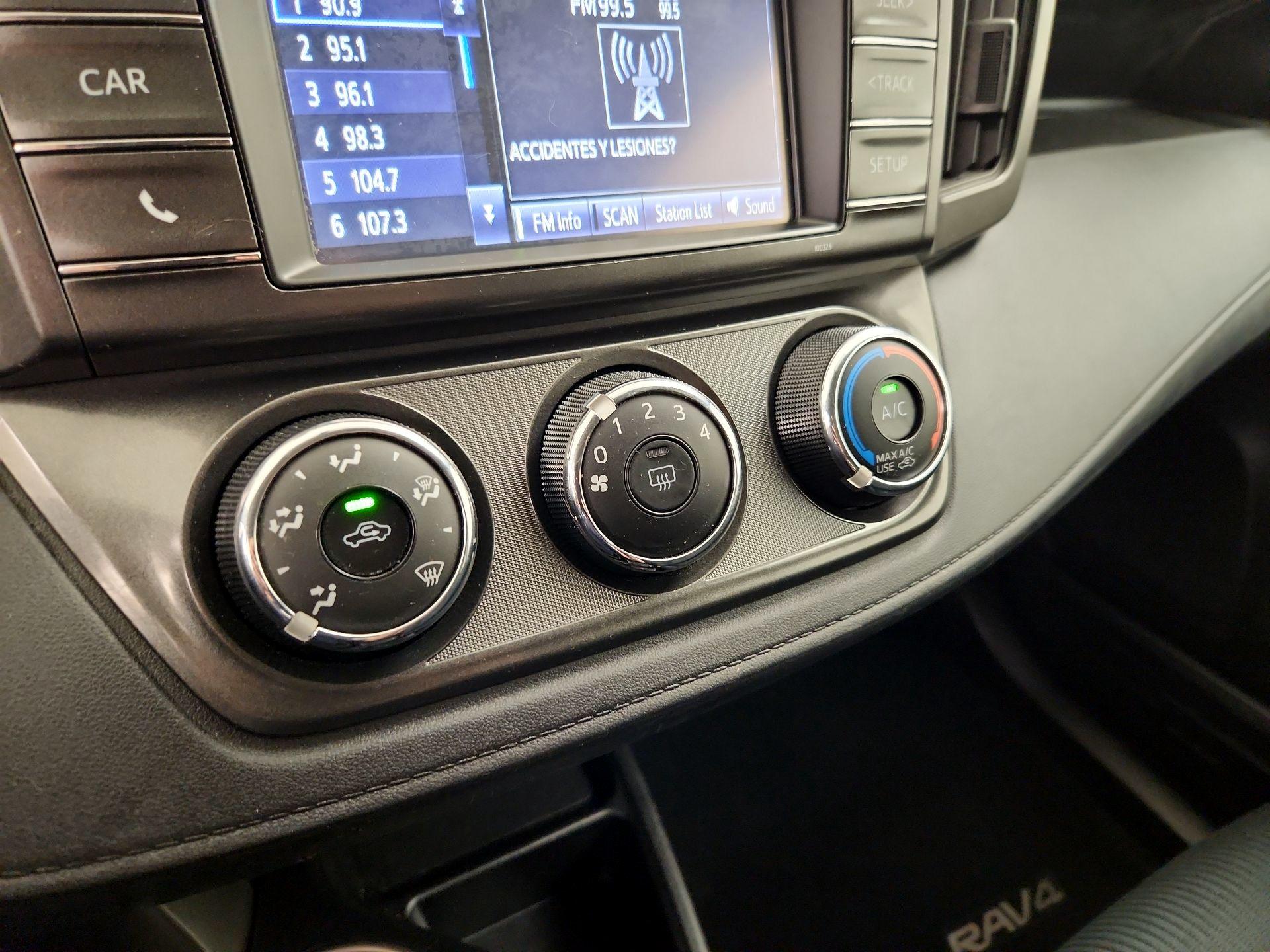 Thumbnail: 2015 Toyota RAV4 - 16