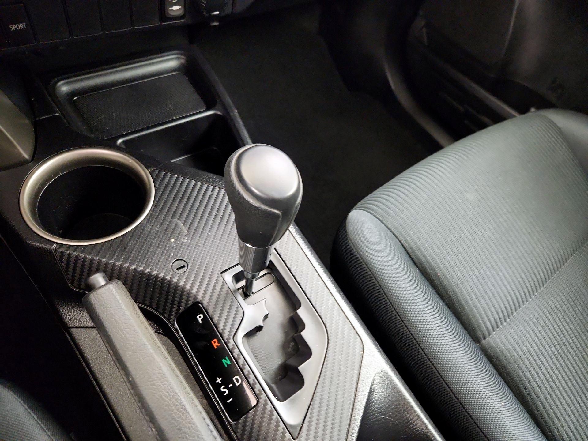Thumbnail: 2015 Toyota RAV4 - 17