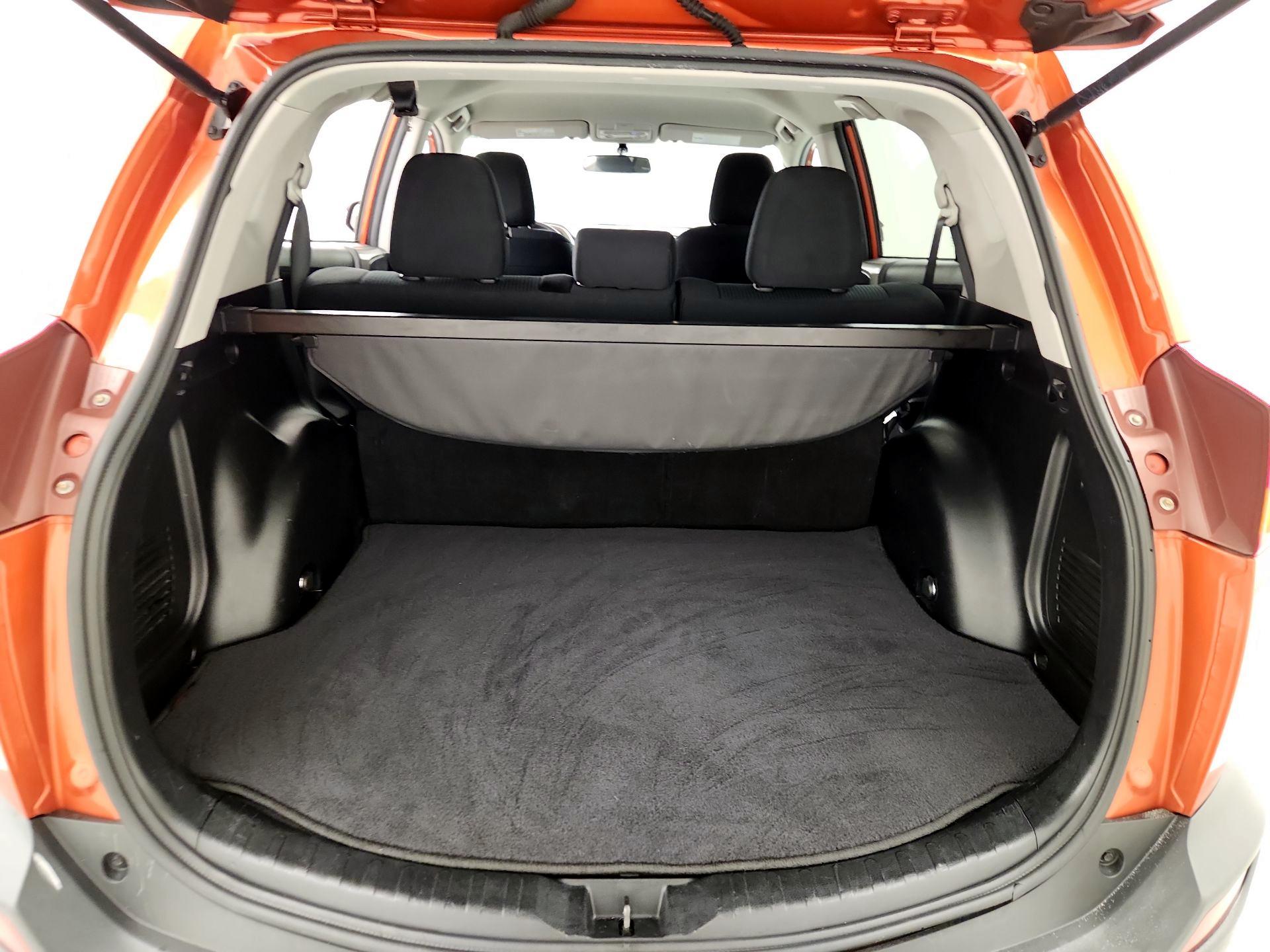 Thumbnail: 2015 Toyota RAV4 - 20