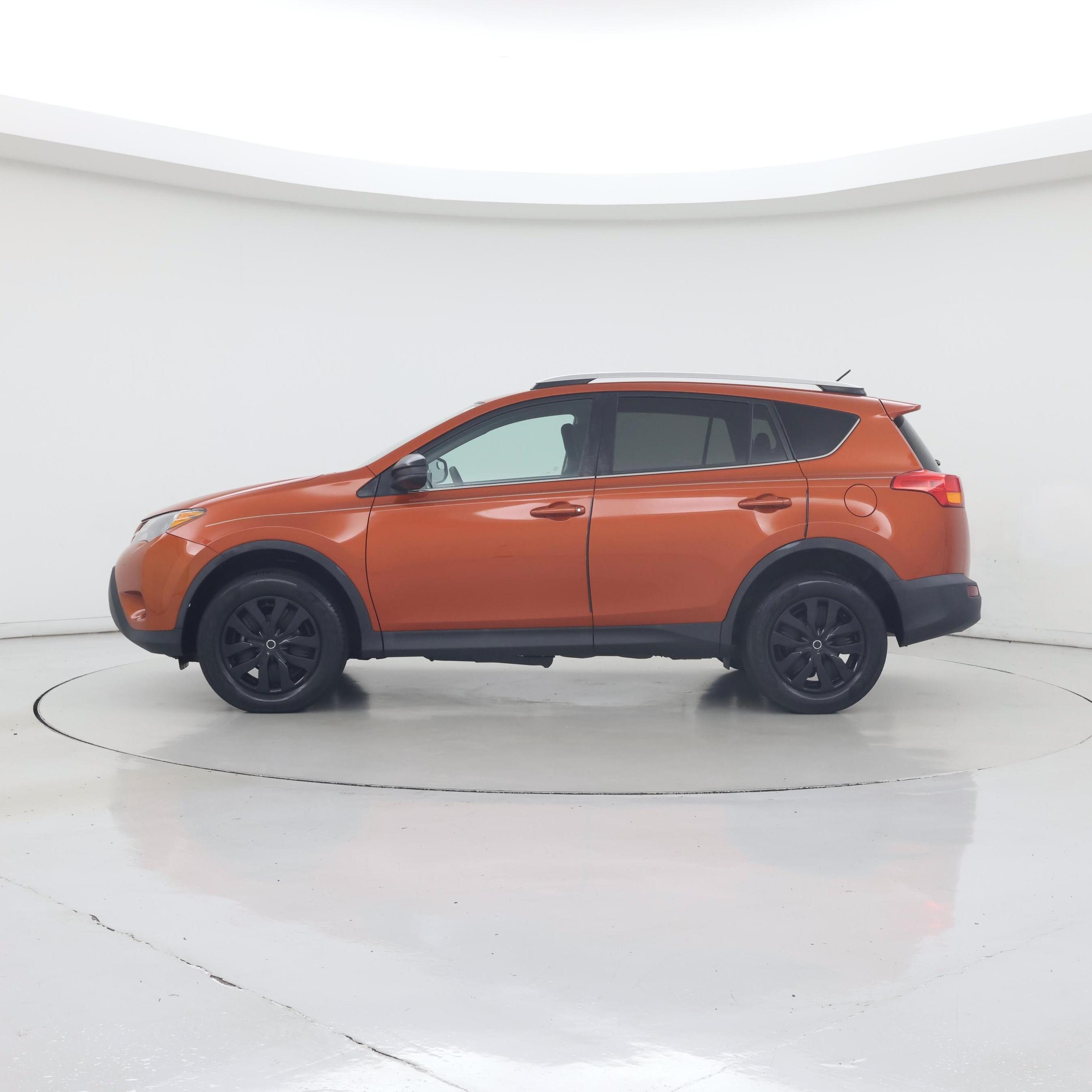 Thumbnail: 2015 Toyota RAV4 - 3
