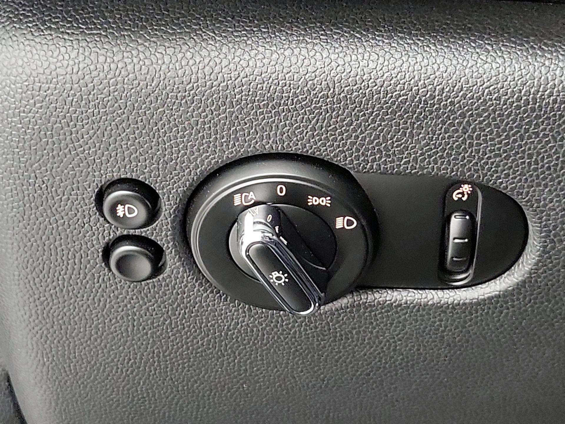 Thumbnail: 2020 MINI Cooper Hardtop - 13