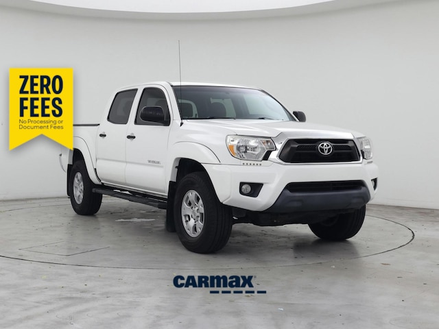 White 2015 Toyota Tacoma Pickup Truck 4X2 Automatic