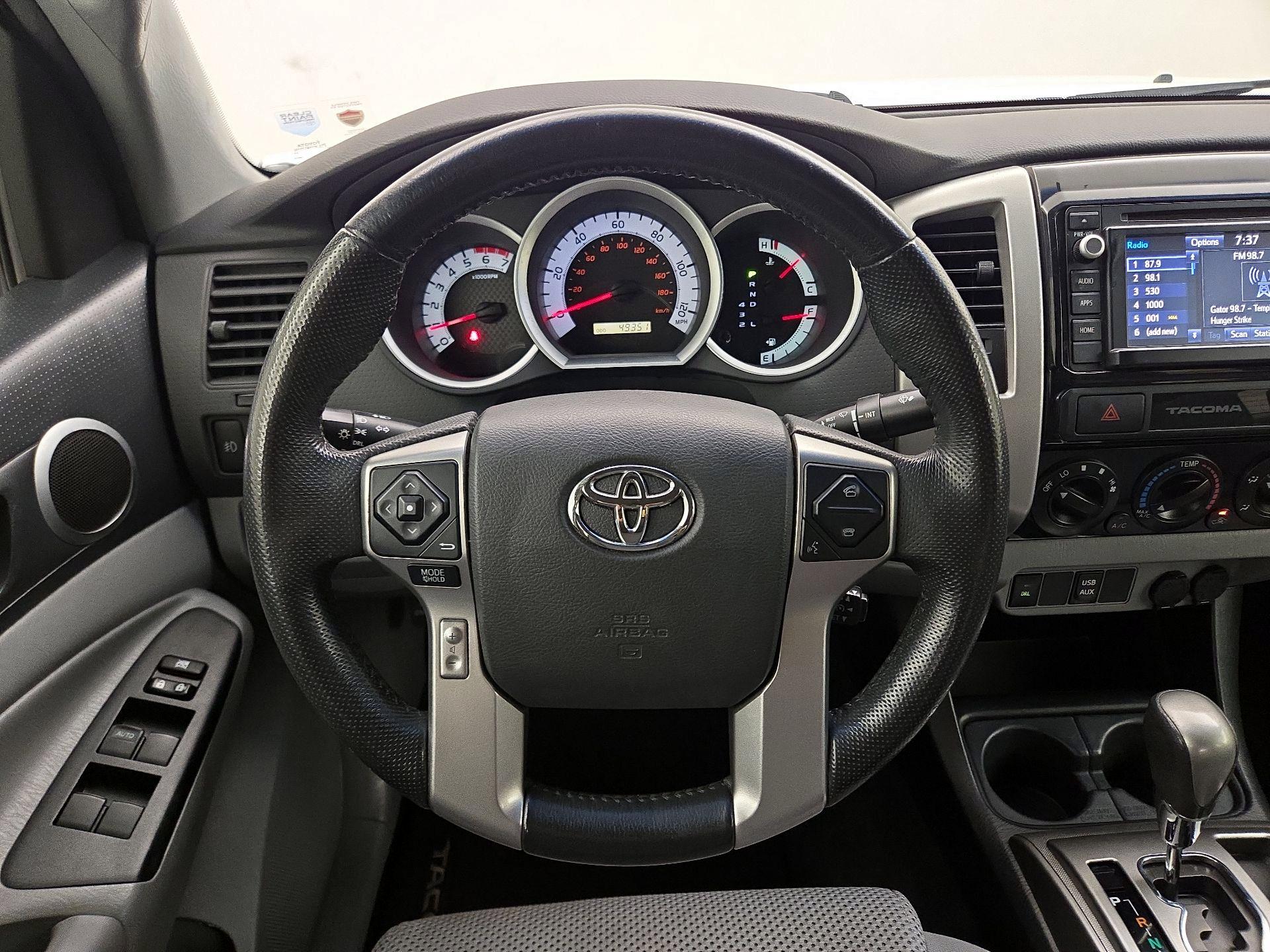 Thumbnail: 2015 Toyota Tacoma - 10