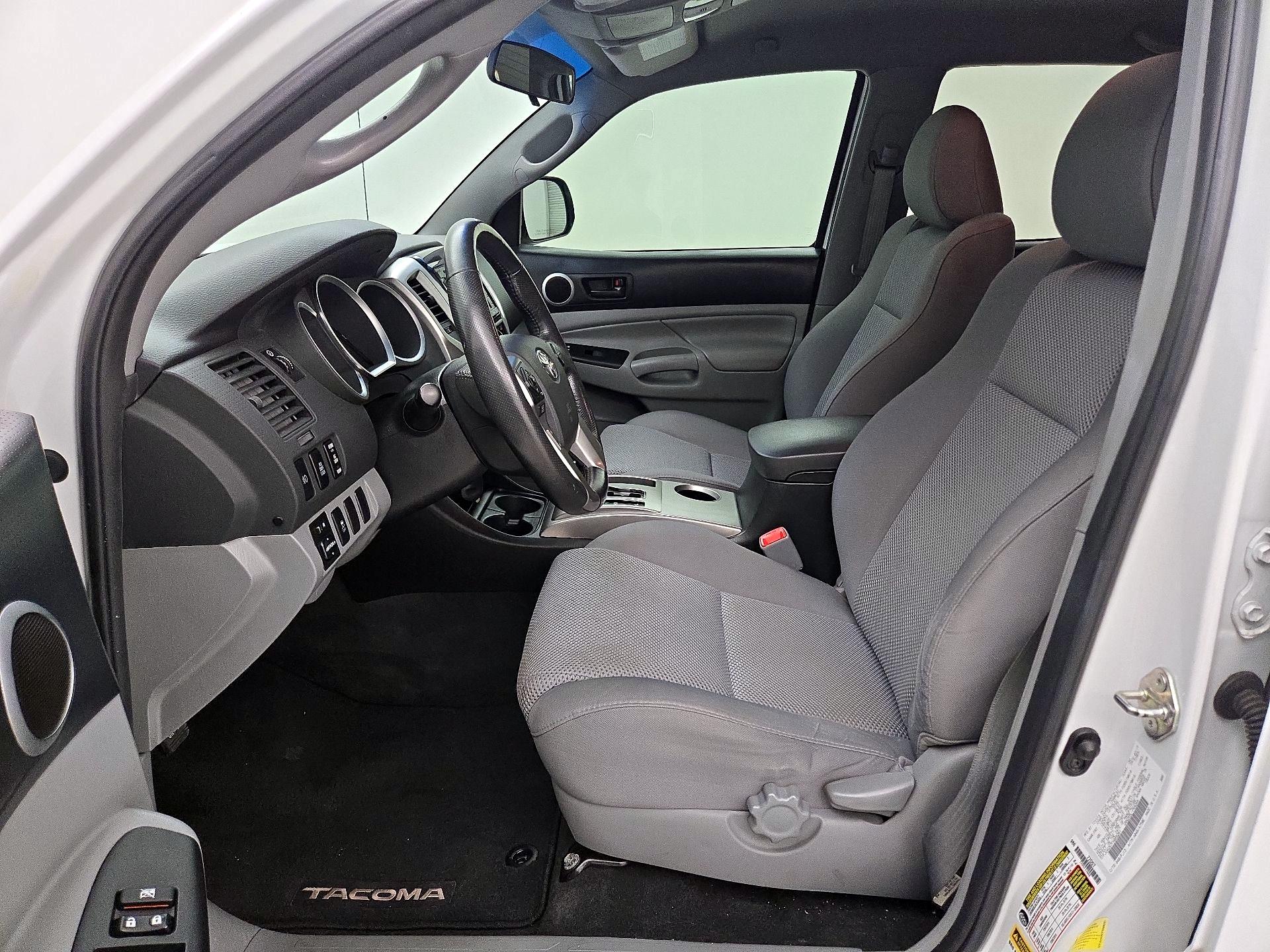 Thumbnail: 2015 Toyota Tacoma - 11