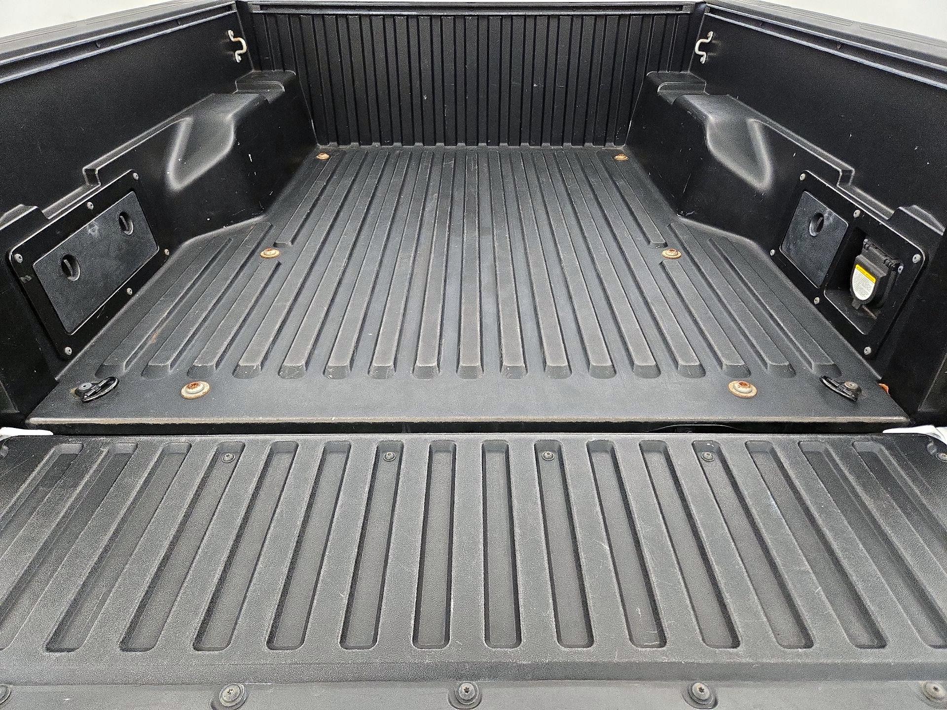 Thumbnail: 2015 Toyota Tacoma - 20
