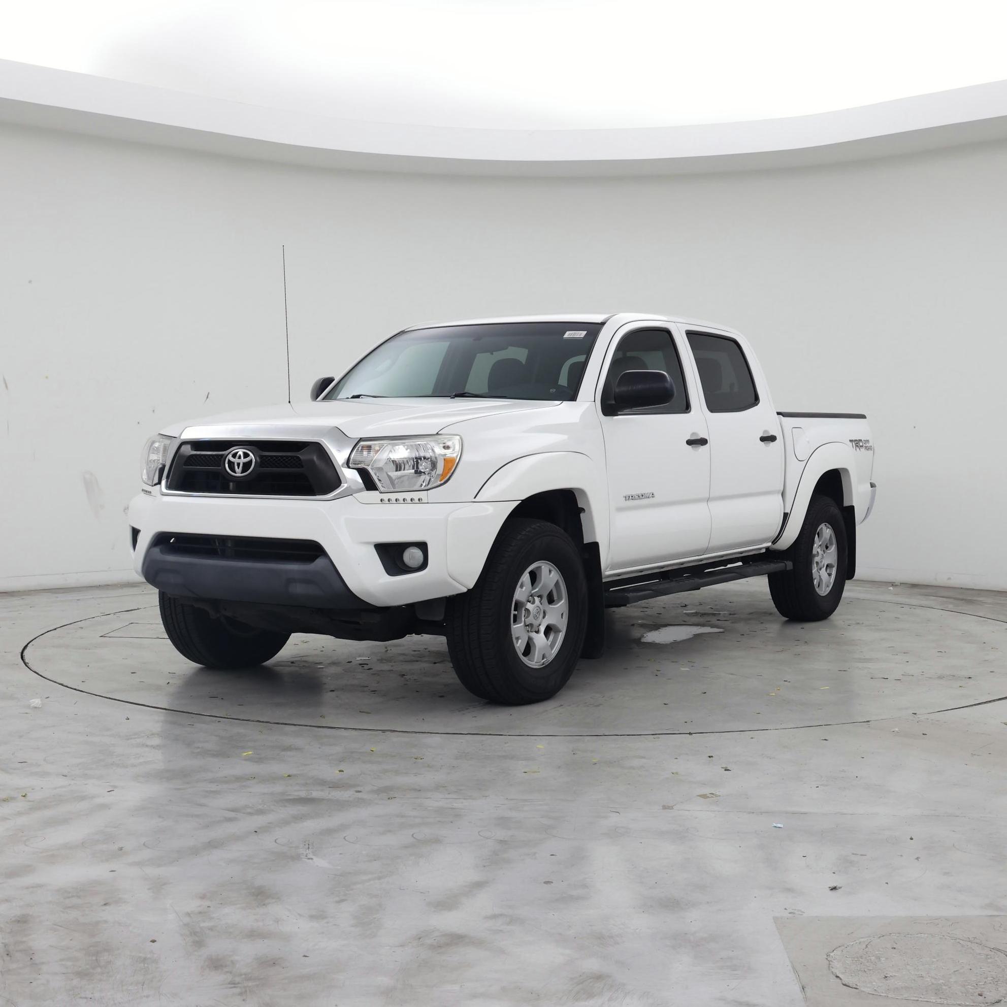 Thumbnail: 2015 Toyota Tacoma - 4