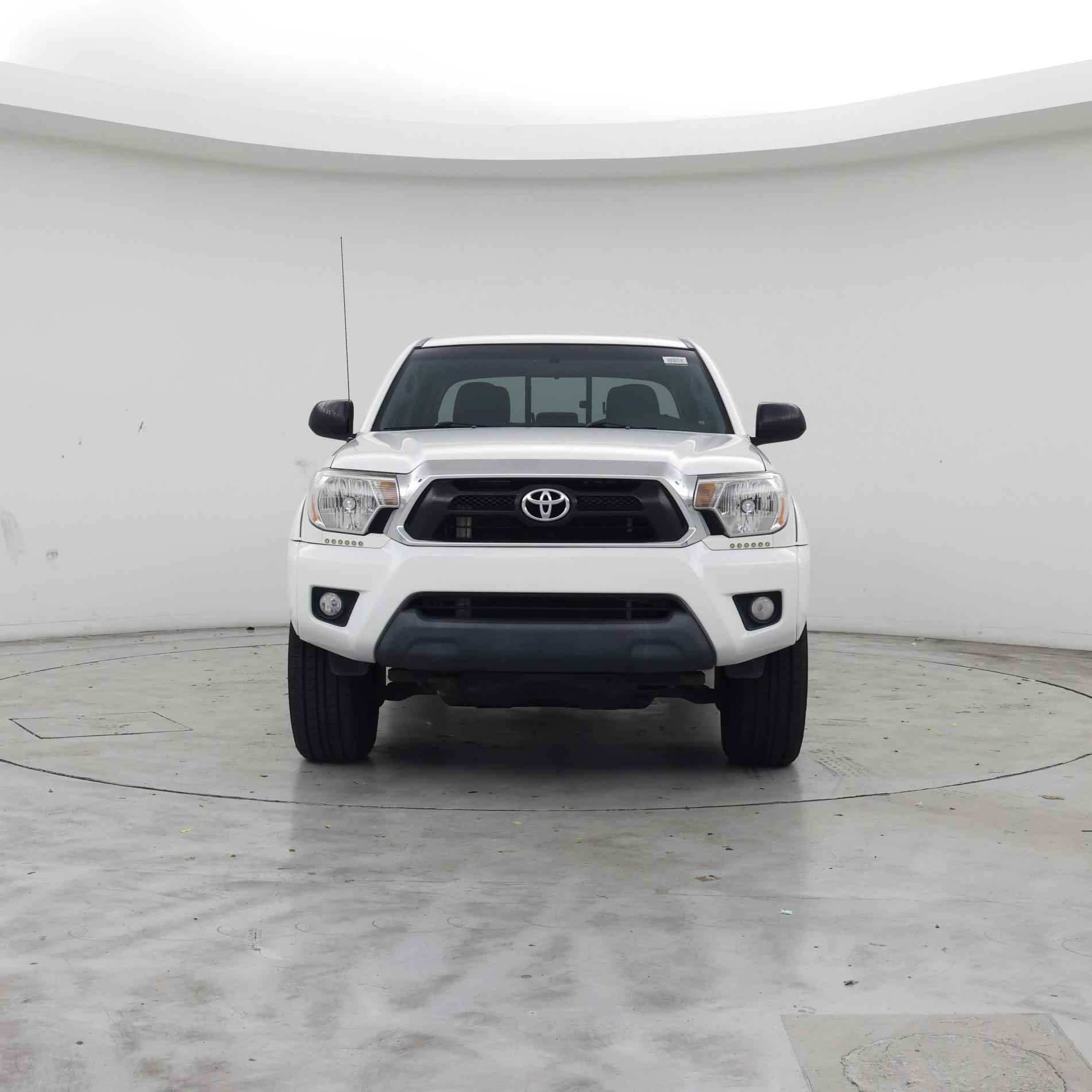 Thumbnail: 2015 Toyota Tacoma - 5