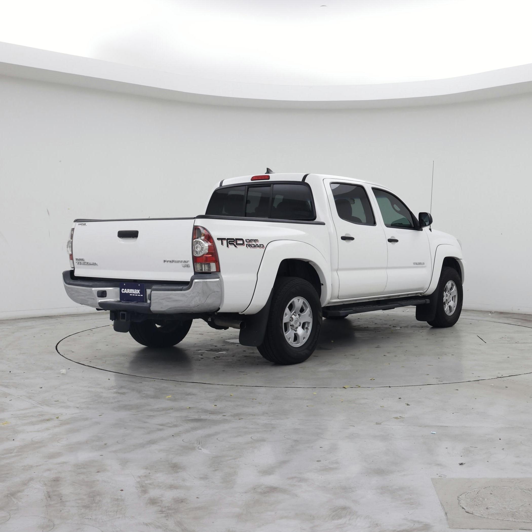 Thumbnail: 2015 Toyota Tacoma - 8