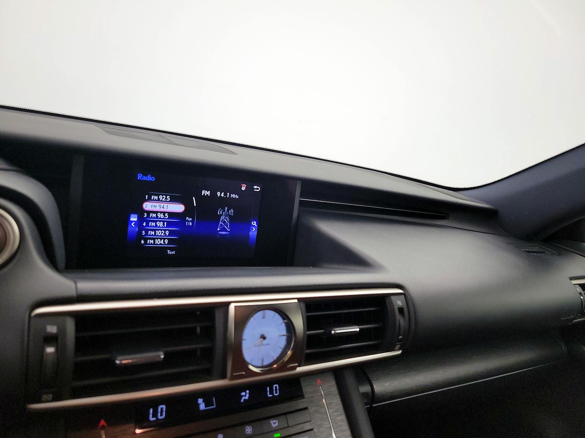 Thumbnail: 2019 Lexus IS - 15
