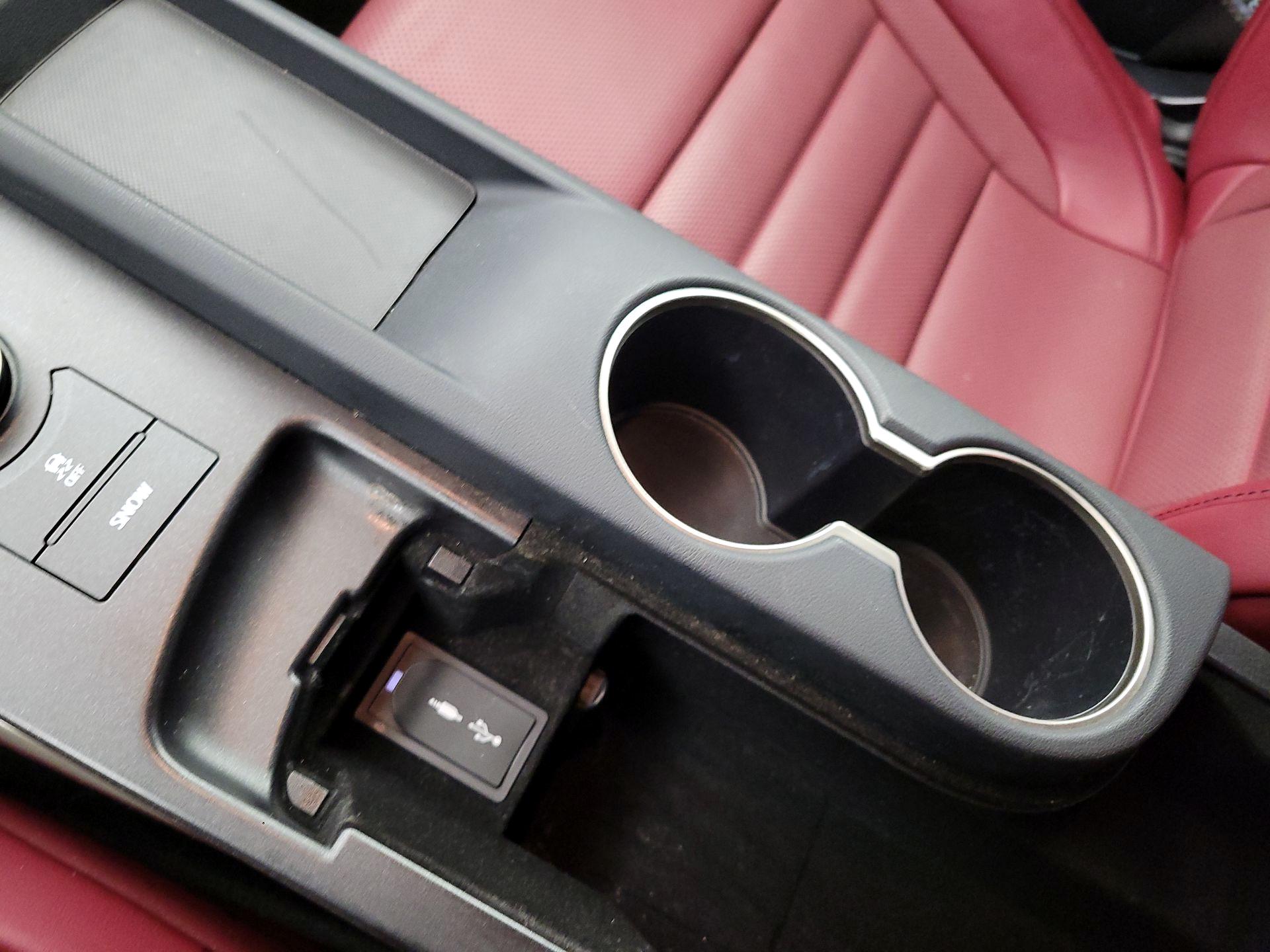 Thumbnail: 2019 Lexus IS - 18