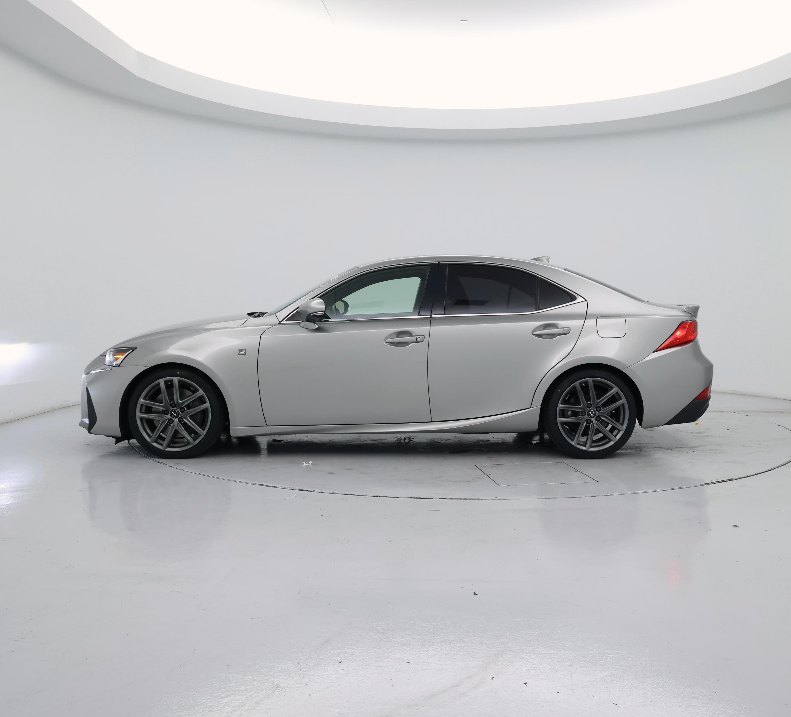 Thumbnail: 2019 Lexus IS - 3
