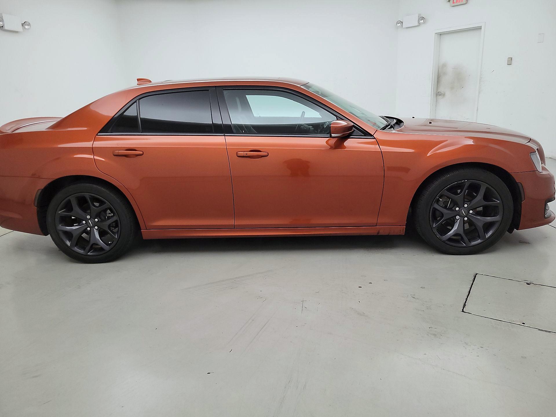 Thumbnail: 2021 Chrysler 300 - 4