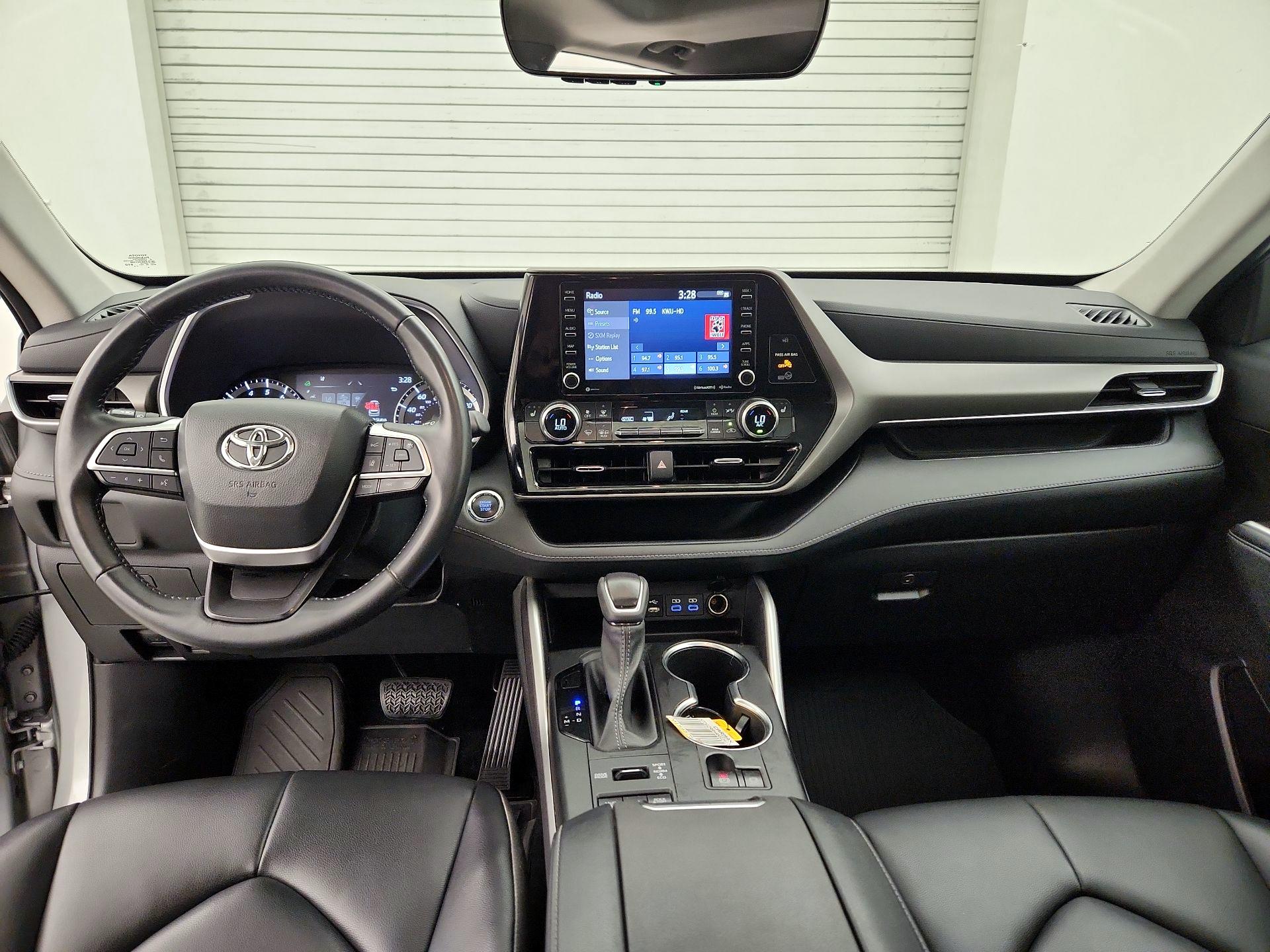 Thumbnail: 2022 Toyota Highlander - 9