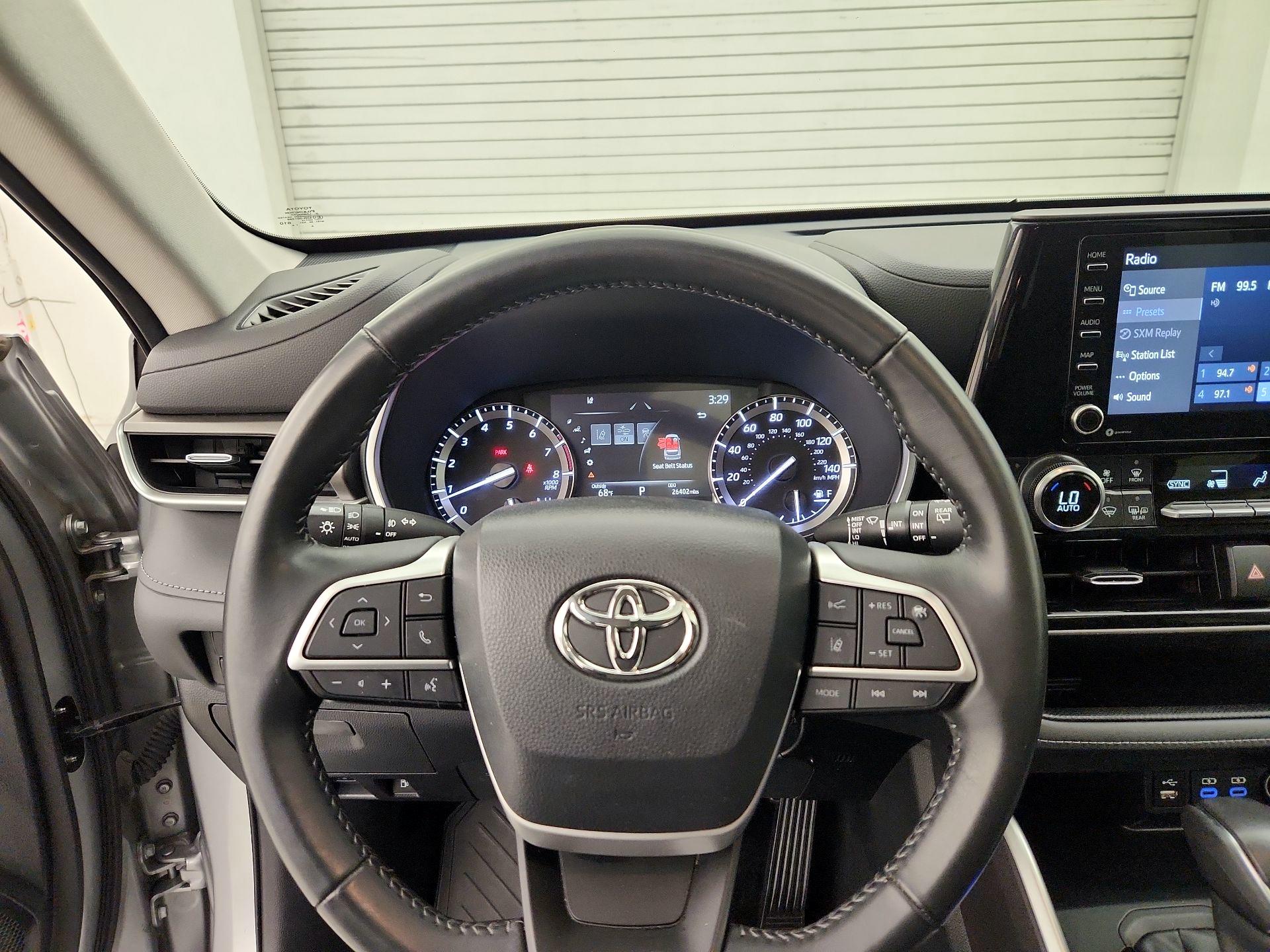 Thumbnail: 2022 Toyota Highlander - 10