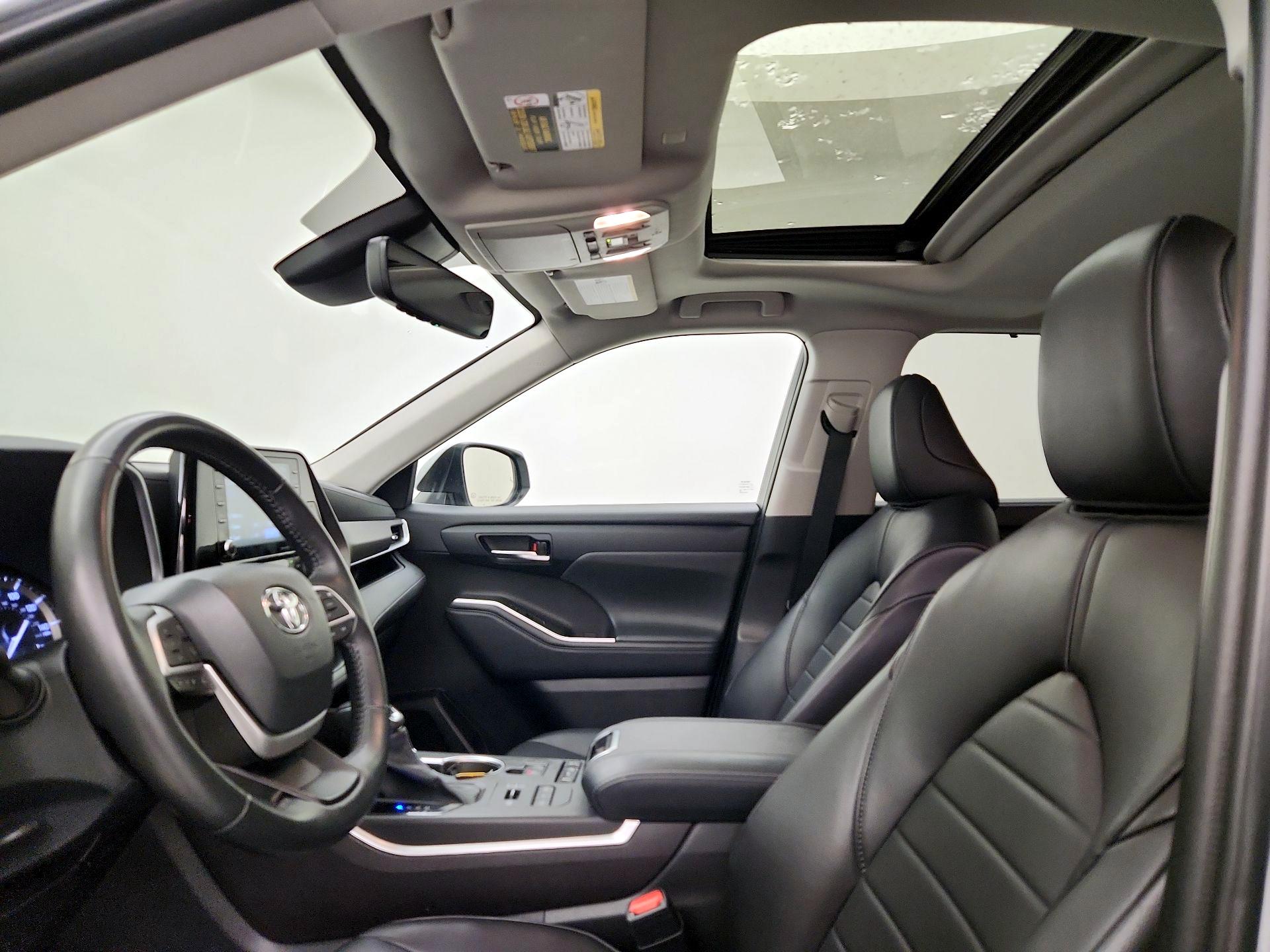 Thumbnail: 2022 Toyota Highlander - 19
