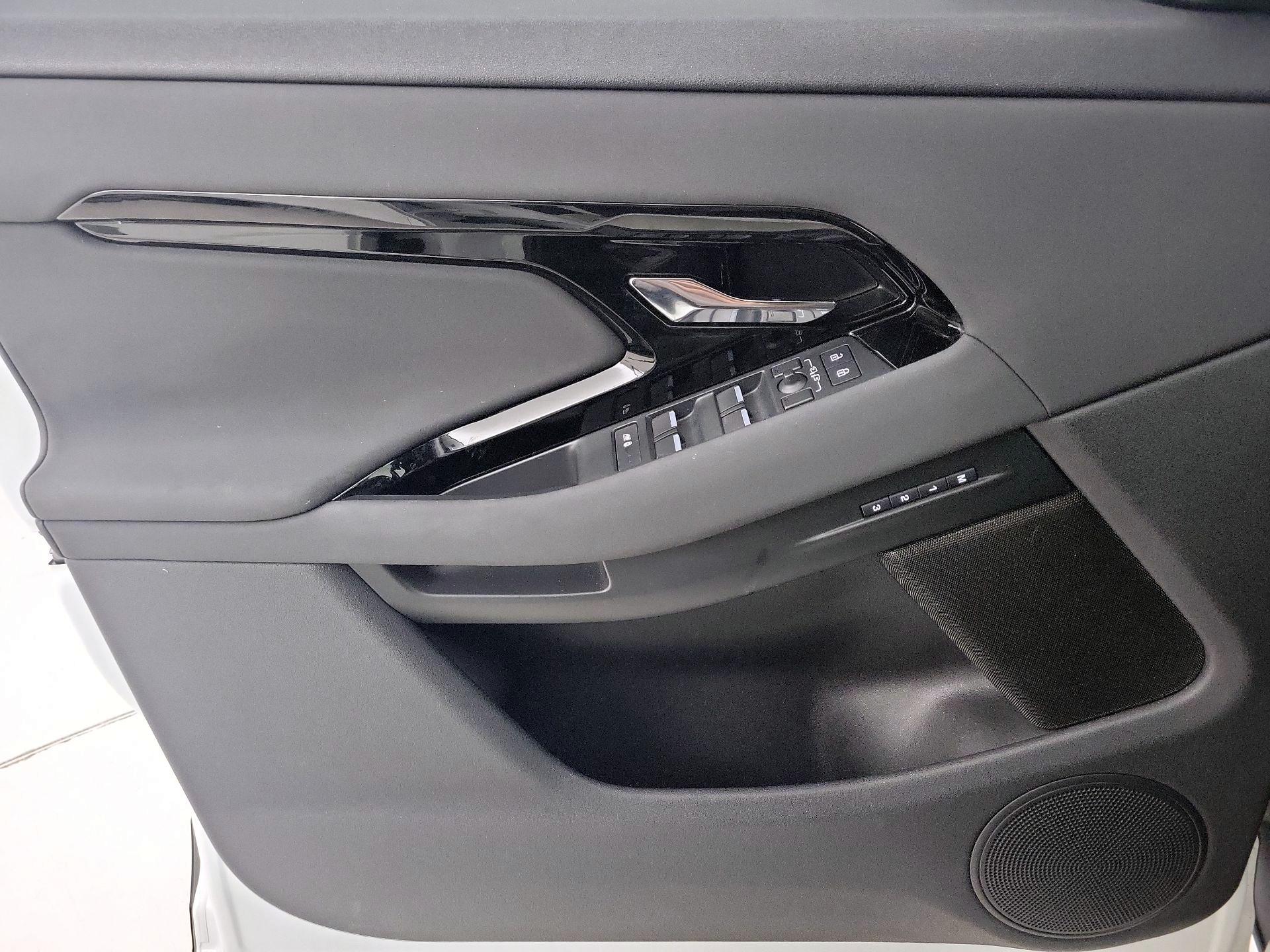 Thumbnail: 2024 Land Rover Range Rover Evoque - 12