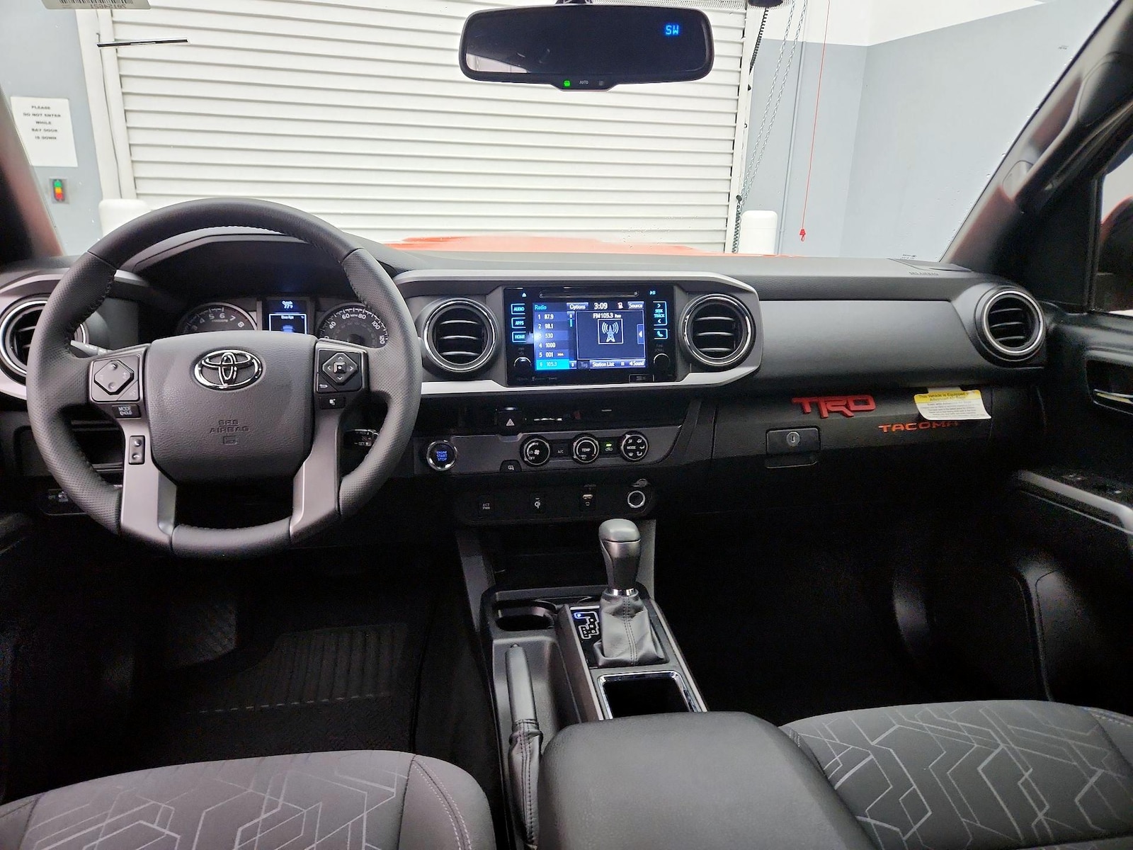2017 Toyota Tacoma TRD Sport - Photo 10