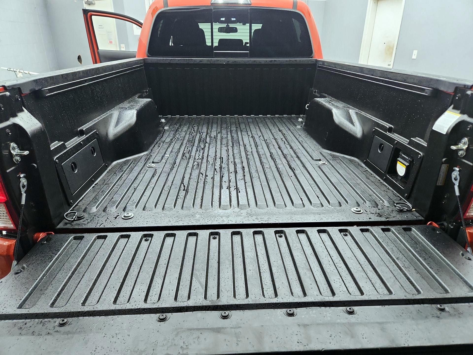 Thumbnail: 2017 Toyota Tacoma - 20